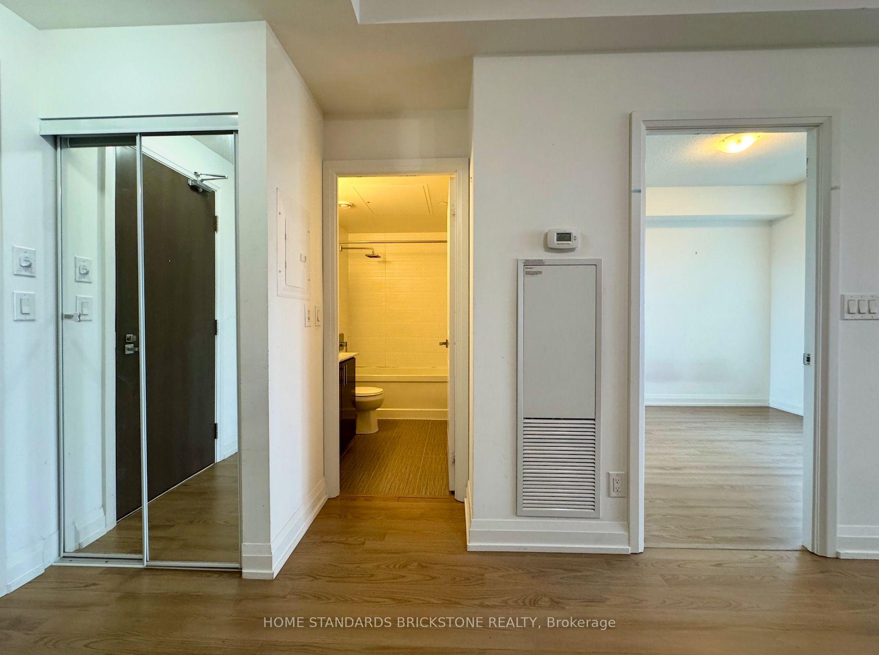 Photo 7 of Unit 520, 7161 Yonge Street, Markham, Thornhill — HOMEH