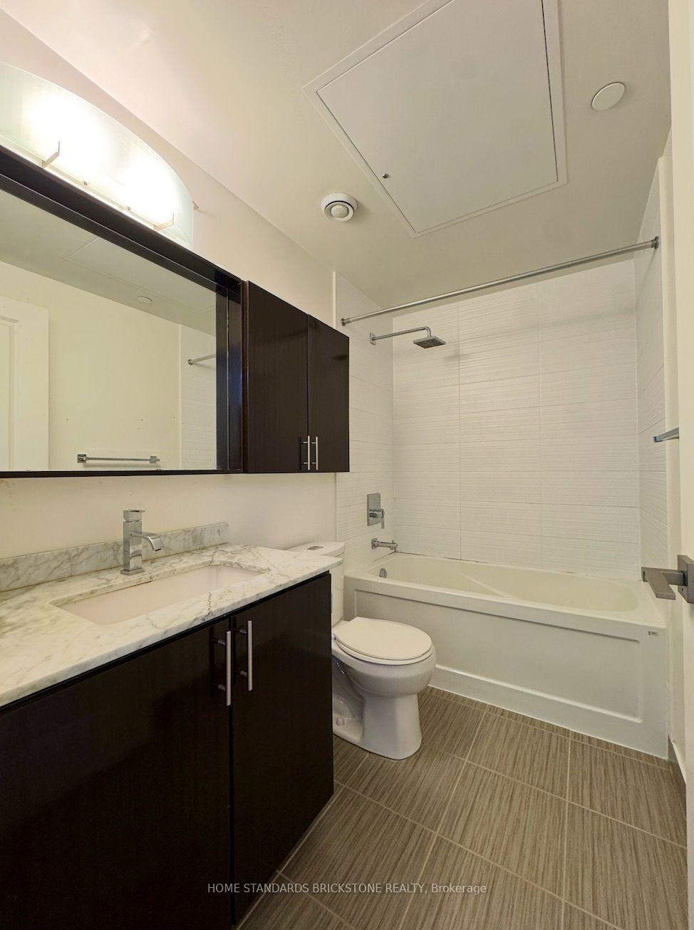 Photo 8 of Unit 520, 7161 Yonge Street, Markham, Thornhill — HOMEH