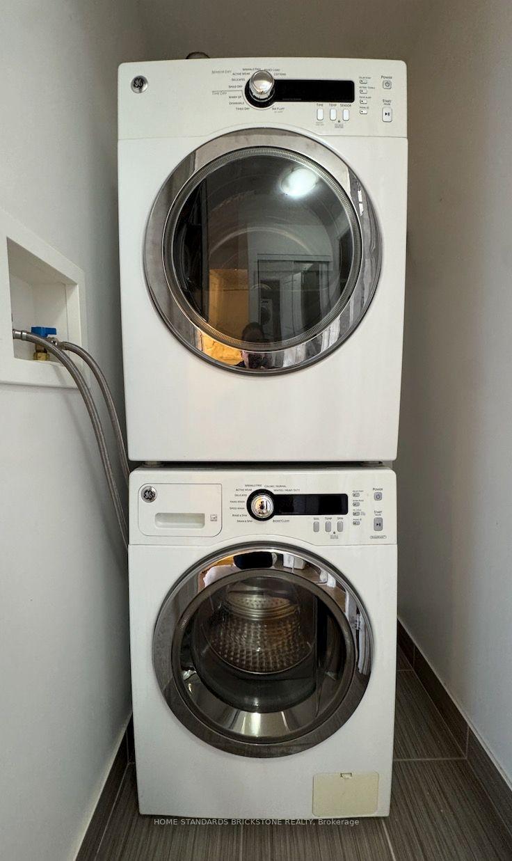 Photo 11 of Unit 520, 7161 Yonge Street, Markham, Thornhill — HOMEH
