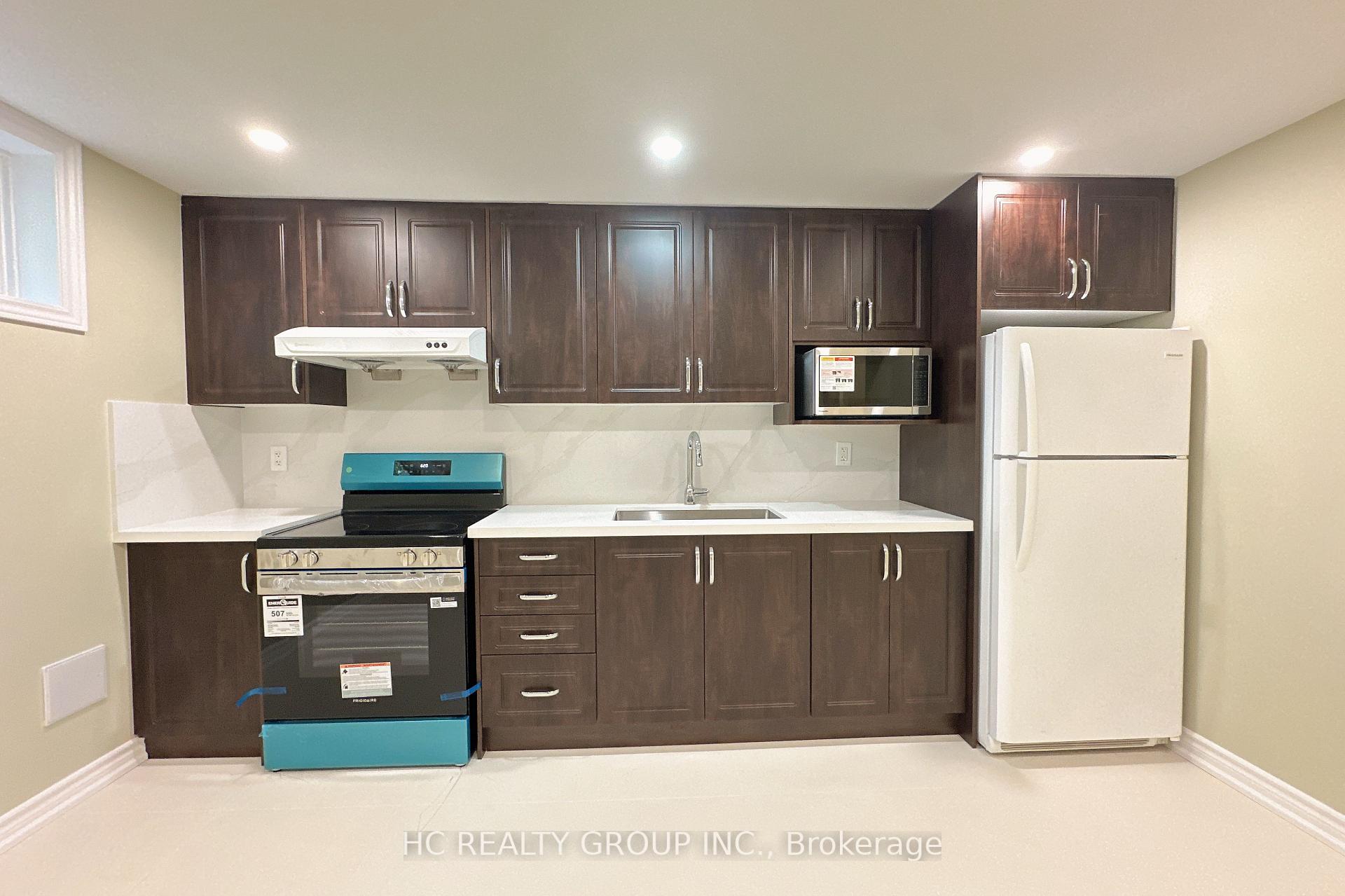 Photo 8 of Unit Basement, 23 Pynford Crescent, North York, Parkwoods-Donalda — HOMEH