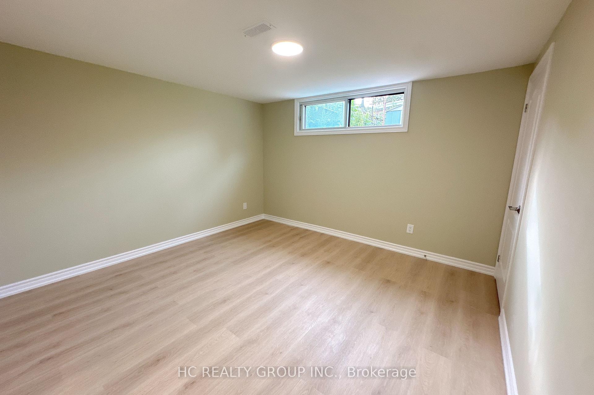 Photo 10 of Unit Basement, 23 Pynford Crescent, North York, Parkwoods-Donalda — HOMEH