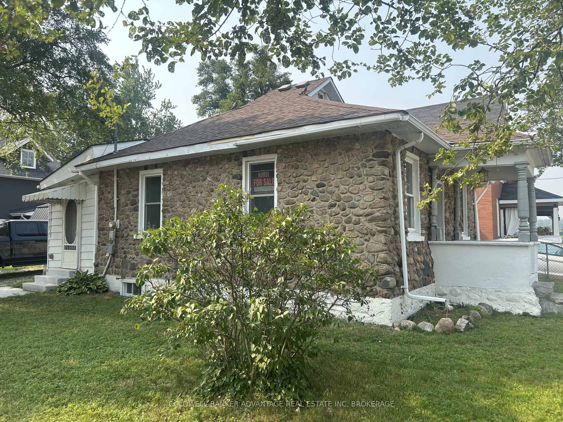 Photo 2 of 36 Sanford Street, Barrie, Sanford — HOMEH