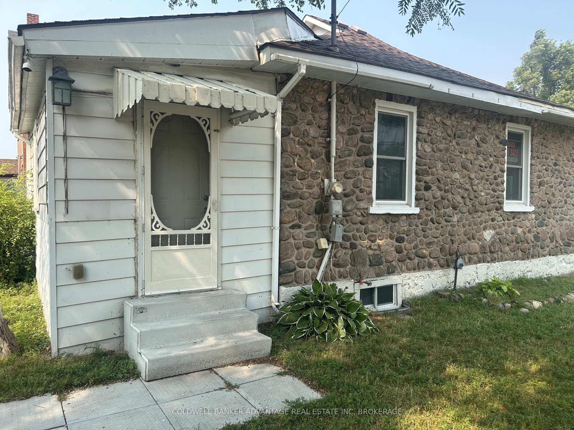 Photo 4 of 36 Sanford Street, Barrie, Sanford — HOMEH