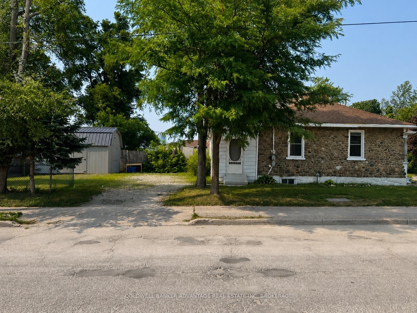 Photo 5 of 36 Sanford Street, Barrie, Sanford — HOMEH