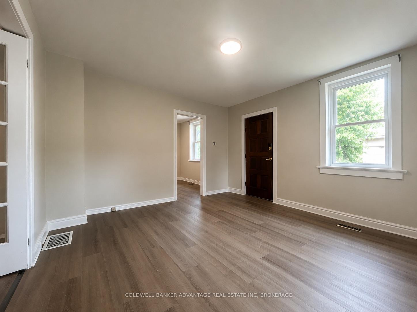 Photo 10 of 36 Sanford Street, Barrie, Sanford — HOMEH