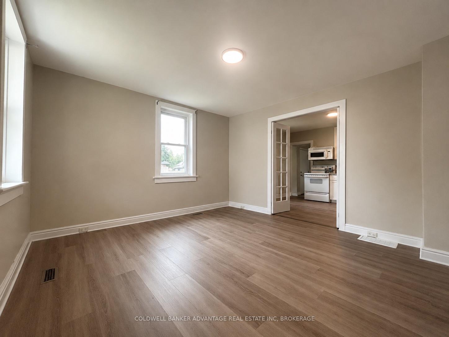 Photo 11 of 36 Sanford Street, Barrie, Sanford — HOMEH