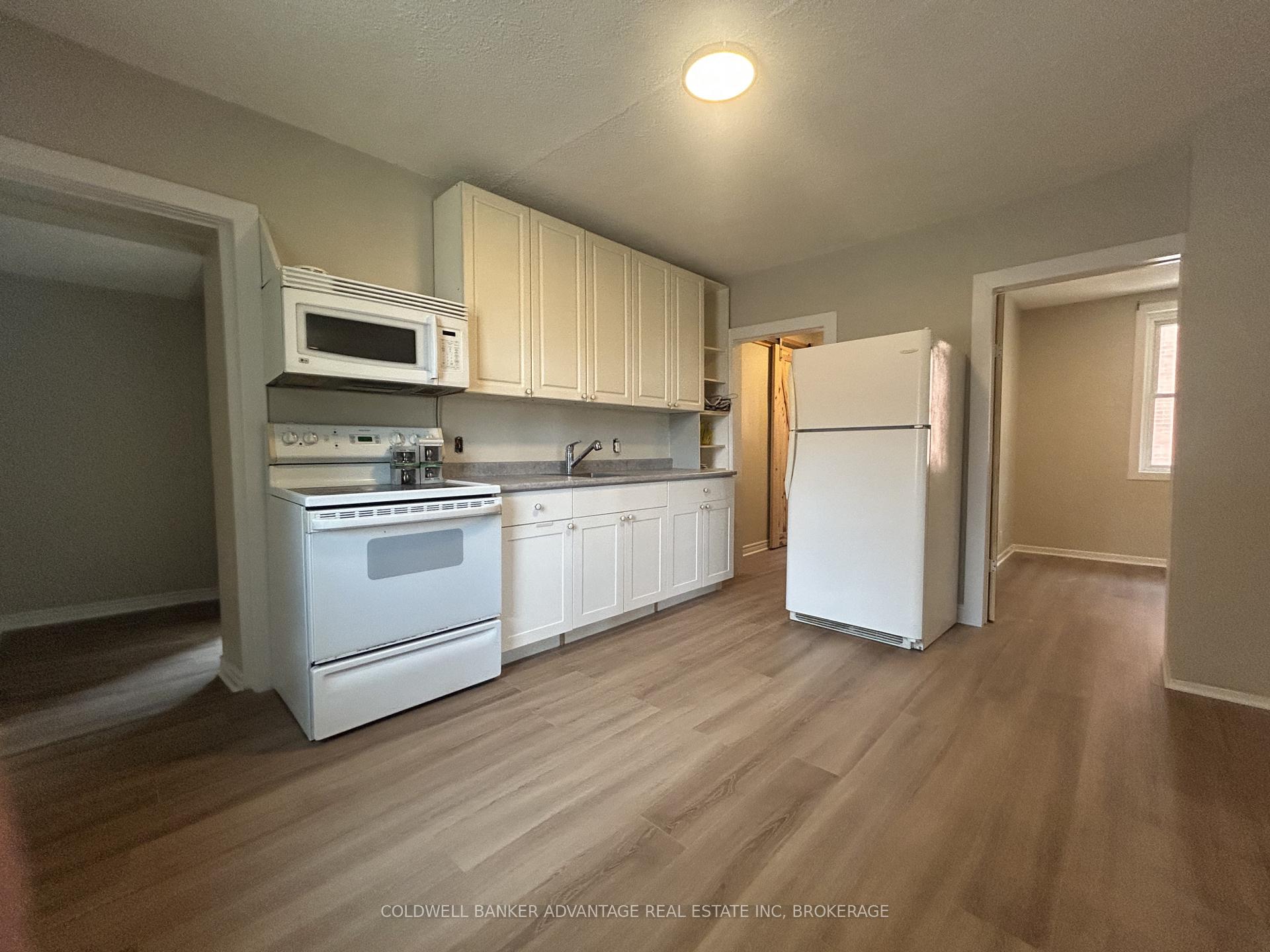 Photo 12 of 36 Sanford Street, Barrie, Sanford — HOMEH
