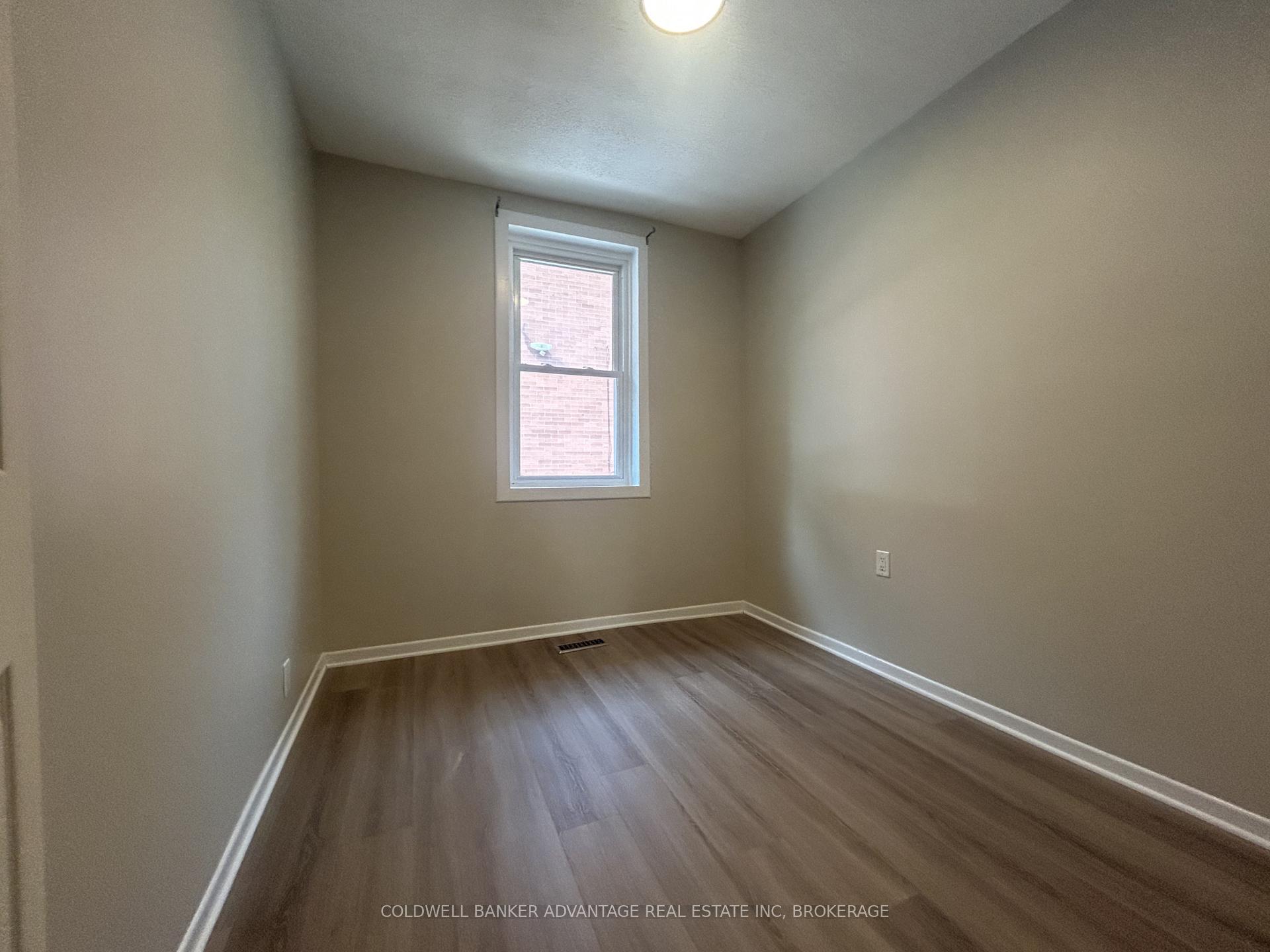 Photo 17 of 36 Sanford Street, Barrie, Sanford — HOMEH