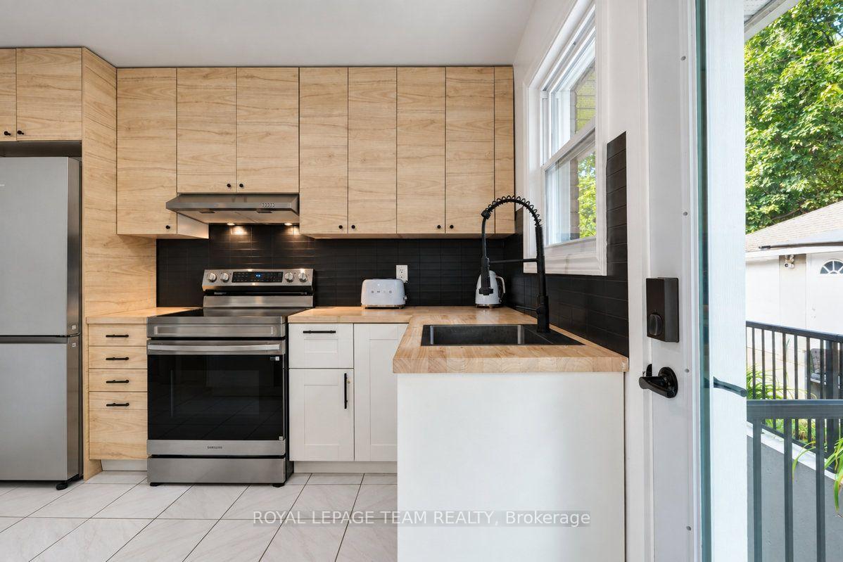 Photo 14 of 1067 Bakervale Drive, Ottawa, Carlington — HOMEH
