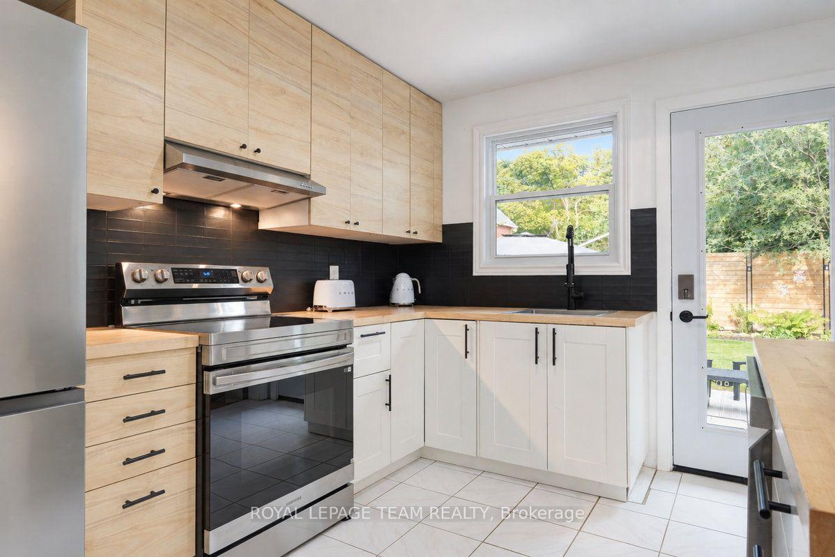 Photo 17 of 1067 Bakervale Drive, Ottawa, Carlington — HOMEH