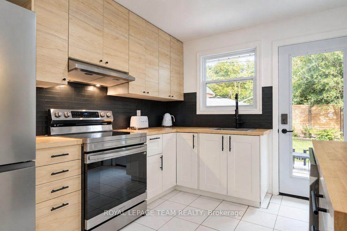 Photo 19 of 1067 Bakervale Drive, Ottawa, Carlington — HOMEH