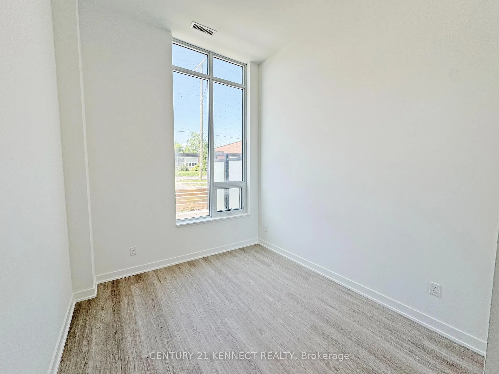 Photo 16 of Unit 101, 8188 Yonge Street, Vaughan, Uplands — HOMEH