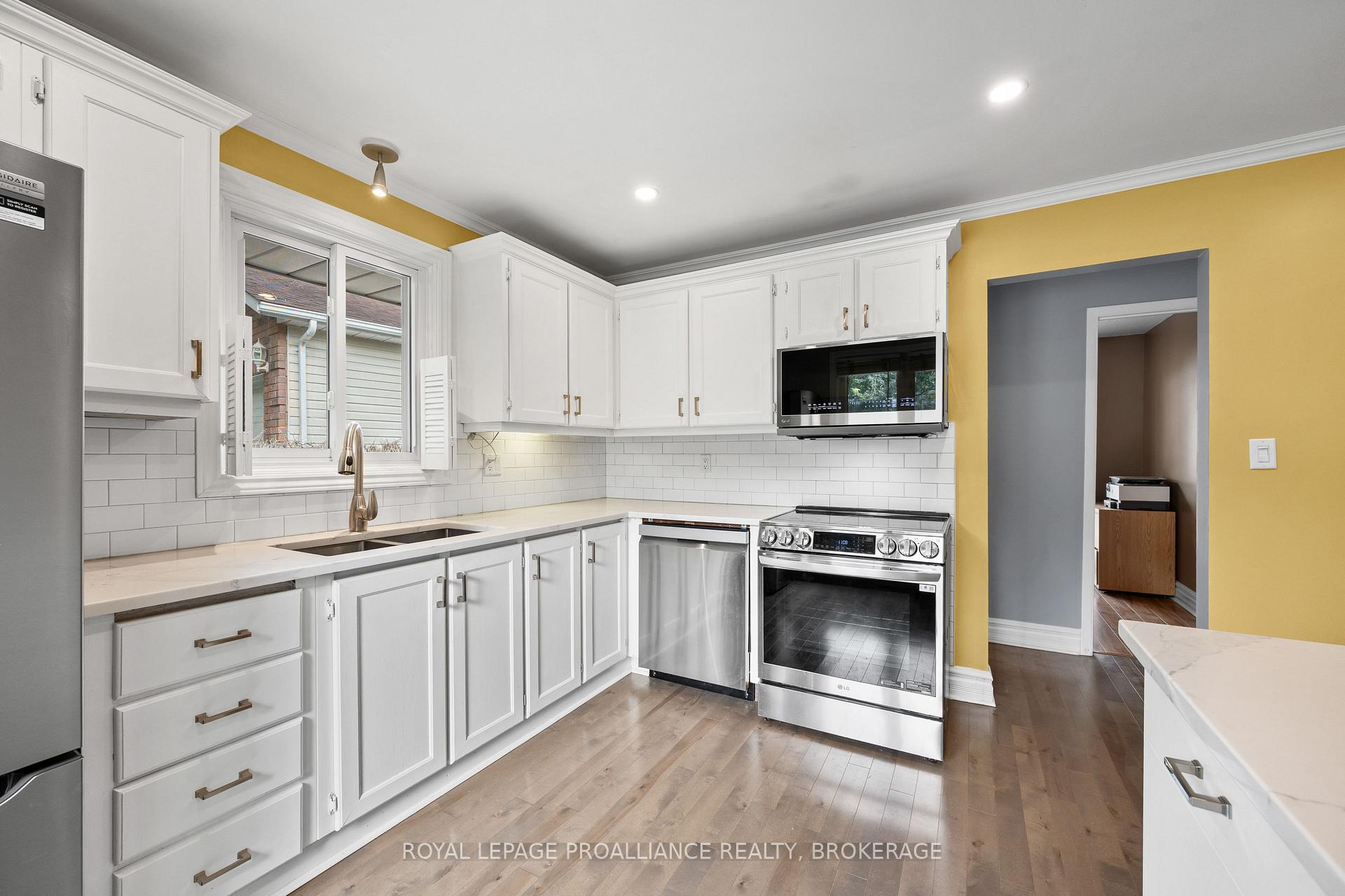 Photo 12 of 1212 Prince Charles Drive, Kingston, South of Taylor-Kidd Blvd — HOMEH