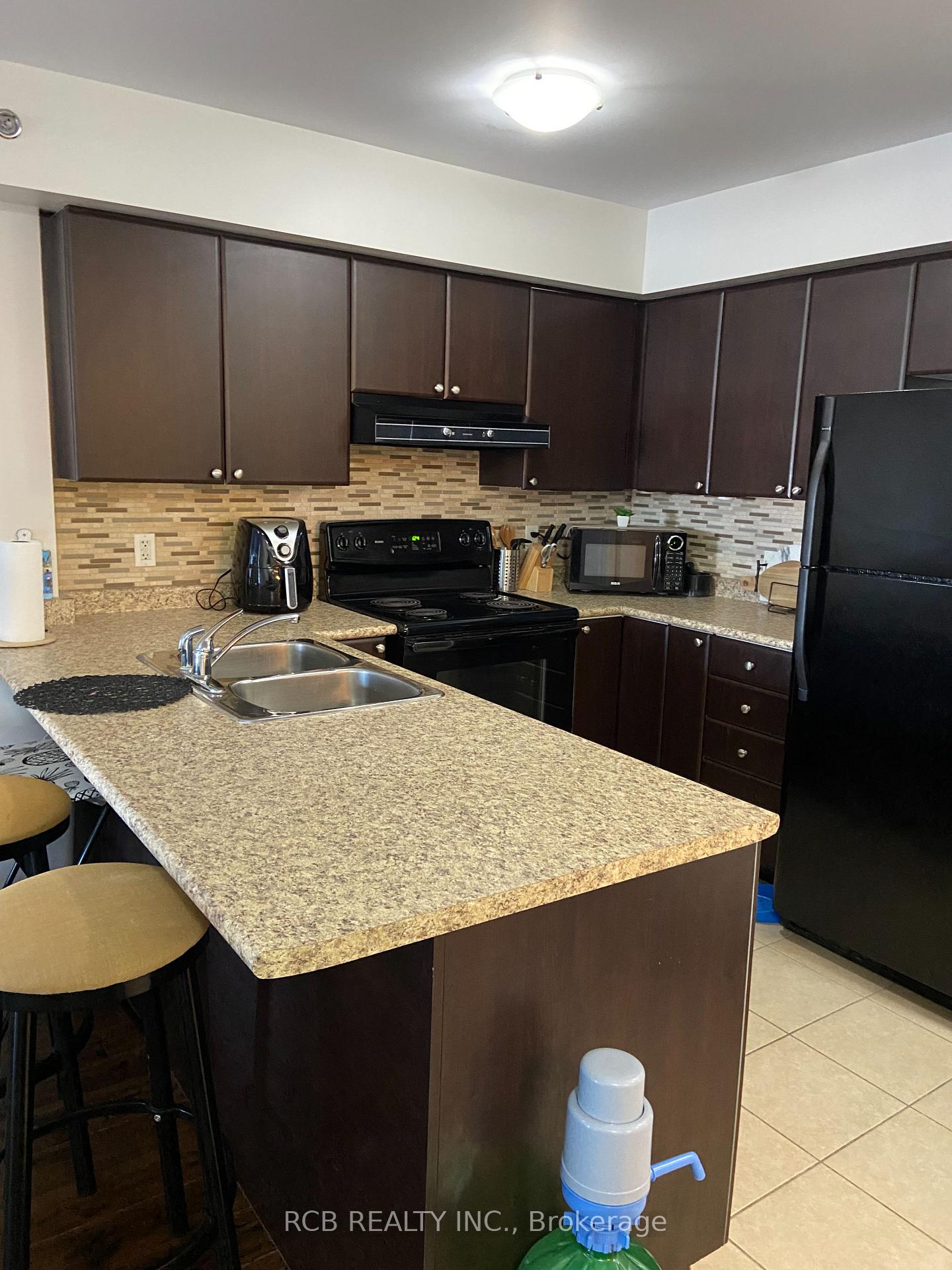 Photo 7 of Unit 227, 3070 Rotary Way, Burlington, Alton — HOMEH