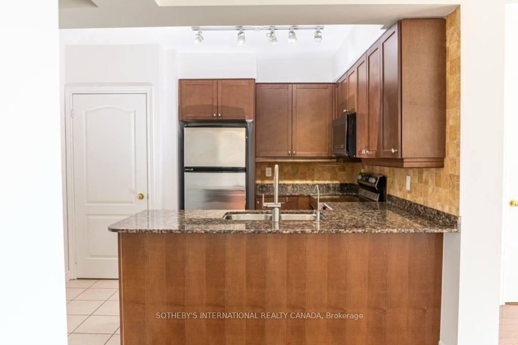 Photo 4 of Unit 1011, 100 Promenade Circle, Vaughan, Brownridge — HOMEH
