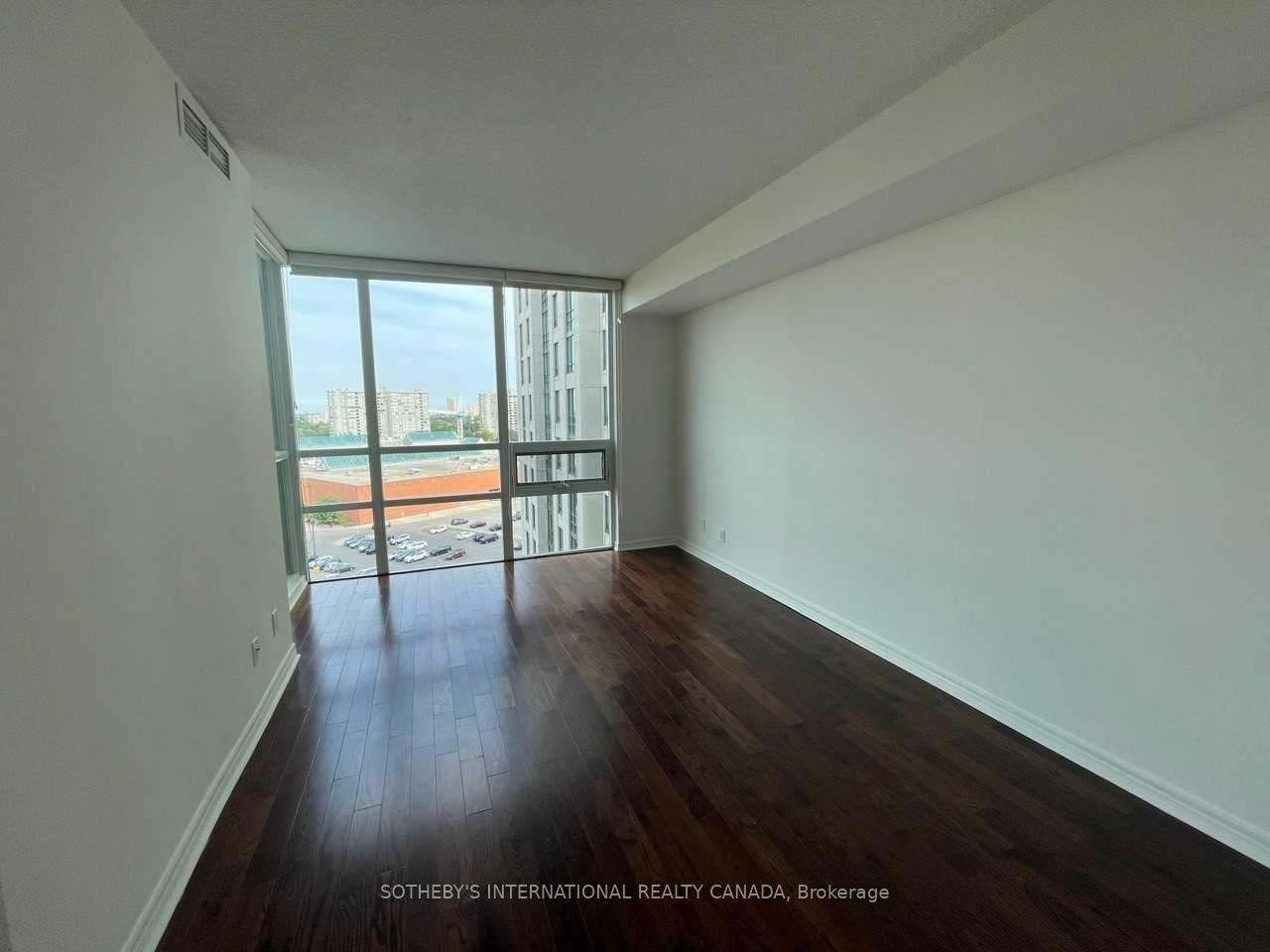 Photo 6 of Unit 1011, 100 Promenade Circle, Vaughan, Brownridge — HOMEH