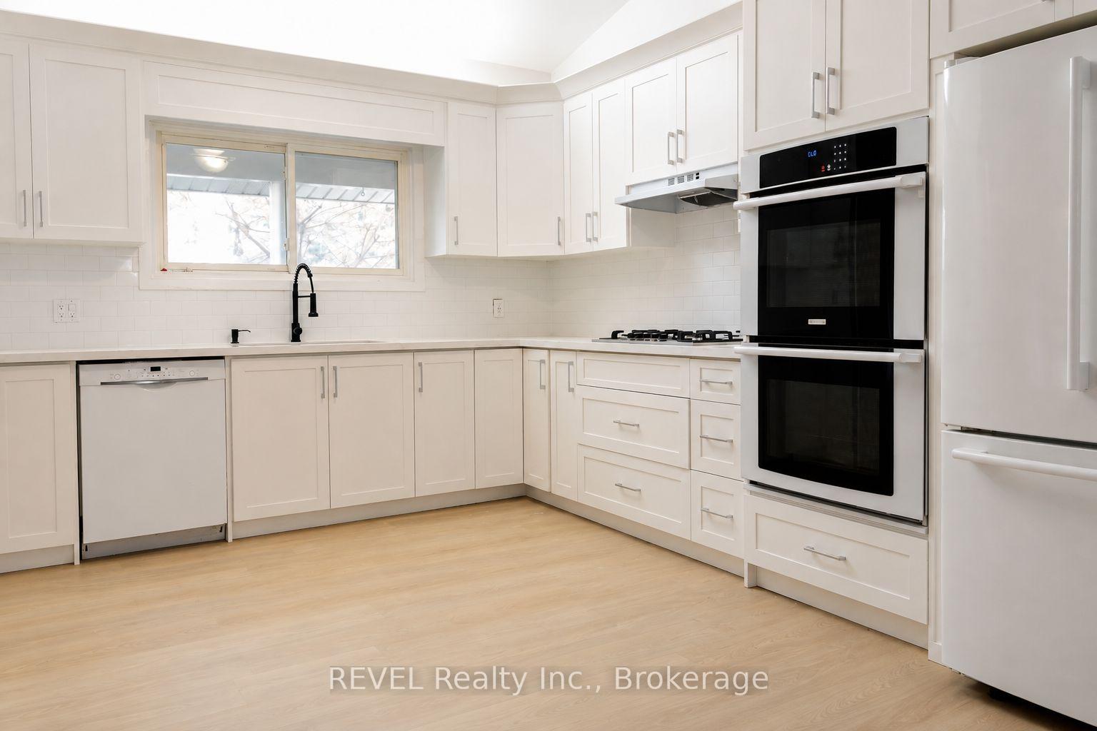 Photo 10 of 7285 Rolling Acres Crescent, Niagara Falls, Casey — HOMEH