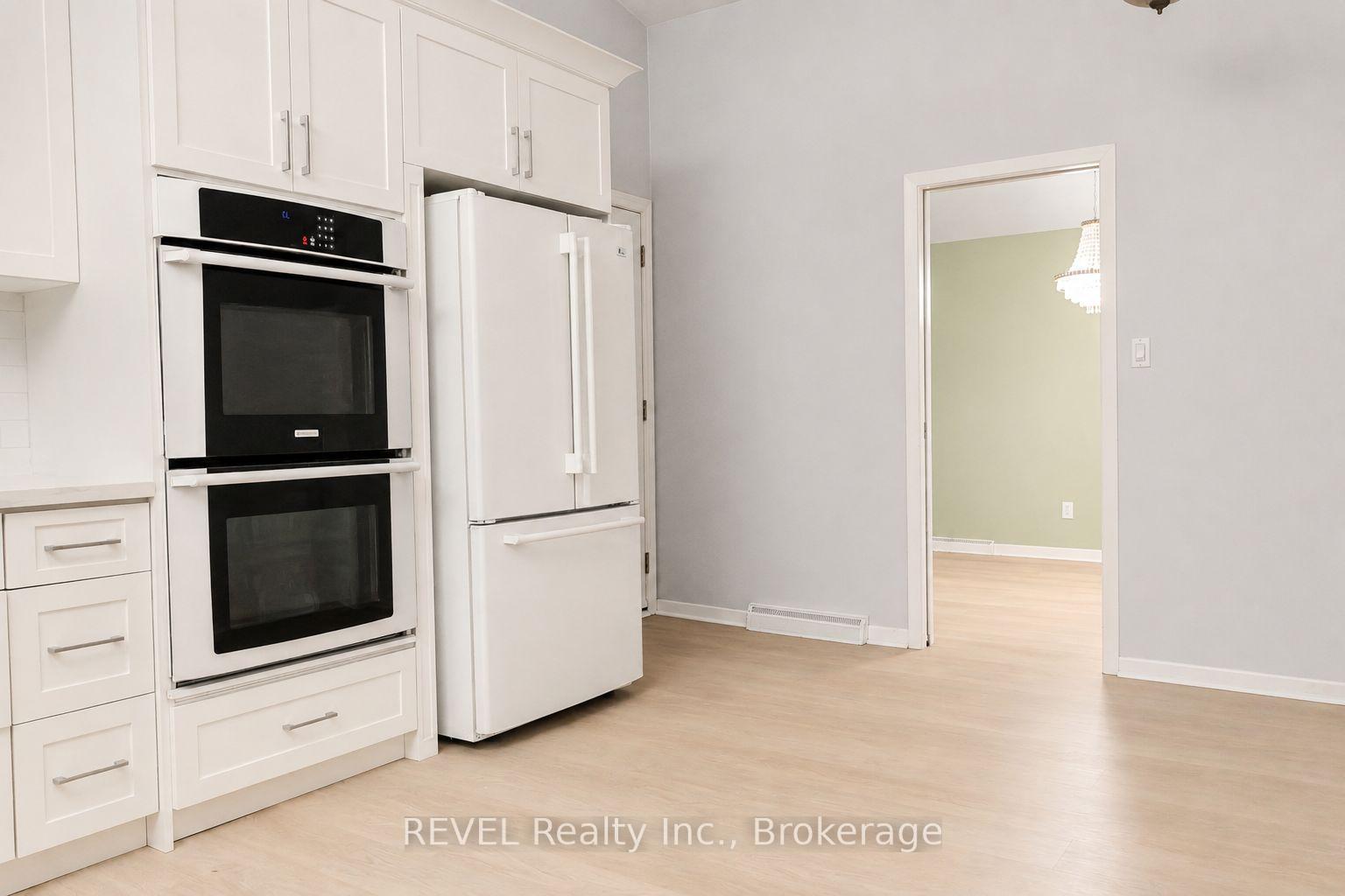 Photo 11 of 7285 Rolling Acres Crescent, Niagara Falls, Casey — HOMEH