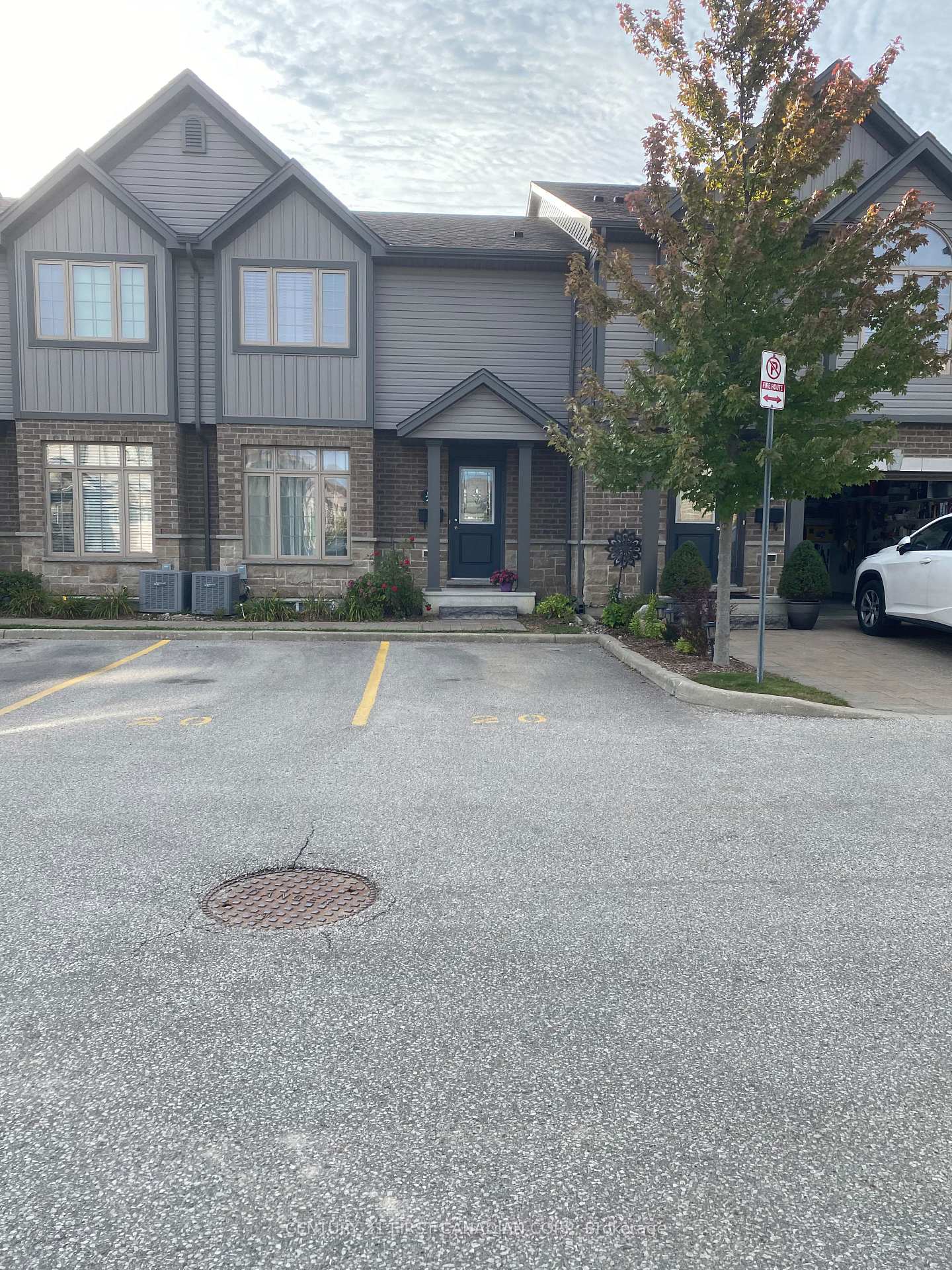 Photo 1 of Unit 20, 3400 Castle Rock Place, London, South W — HOMEH