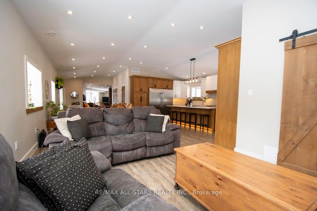 Photo 10 of 829 Peace Road, Kawartha Lakes, Emily — HOMEH