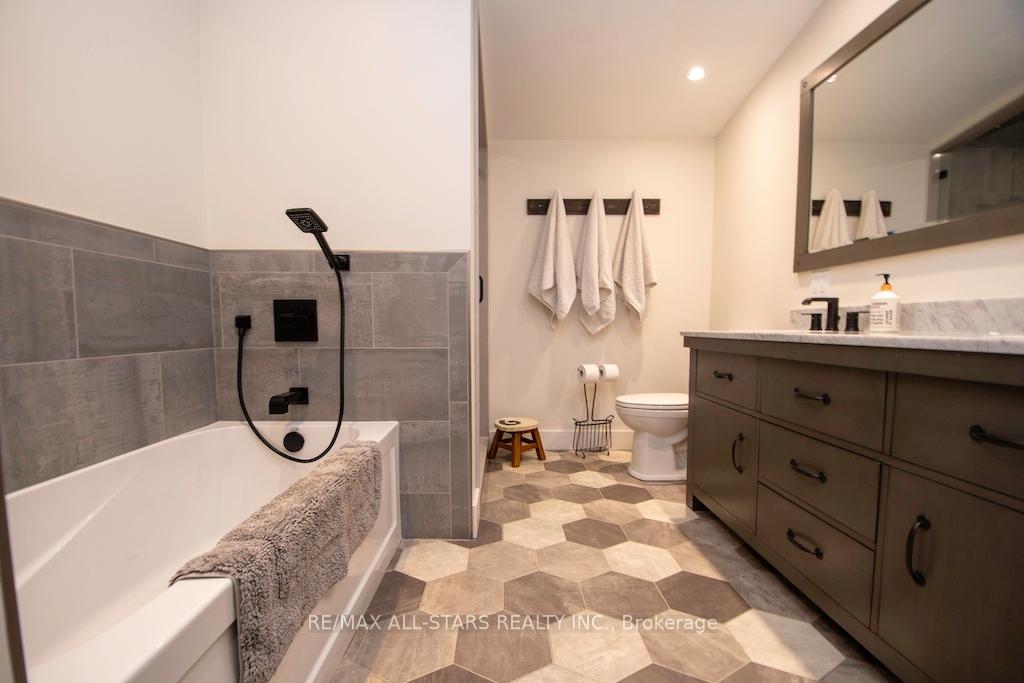 Photo 37 of 829 Peace Road, Kawartha Lakes, Emily — HOMEH