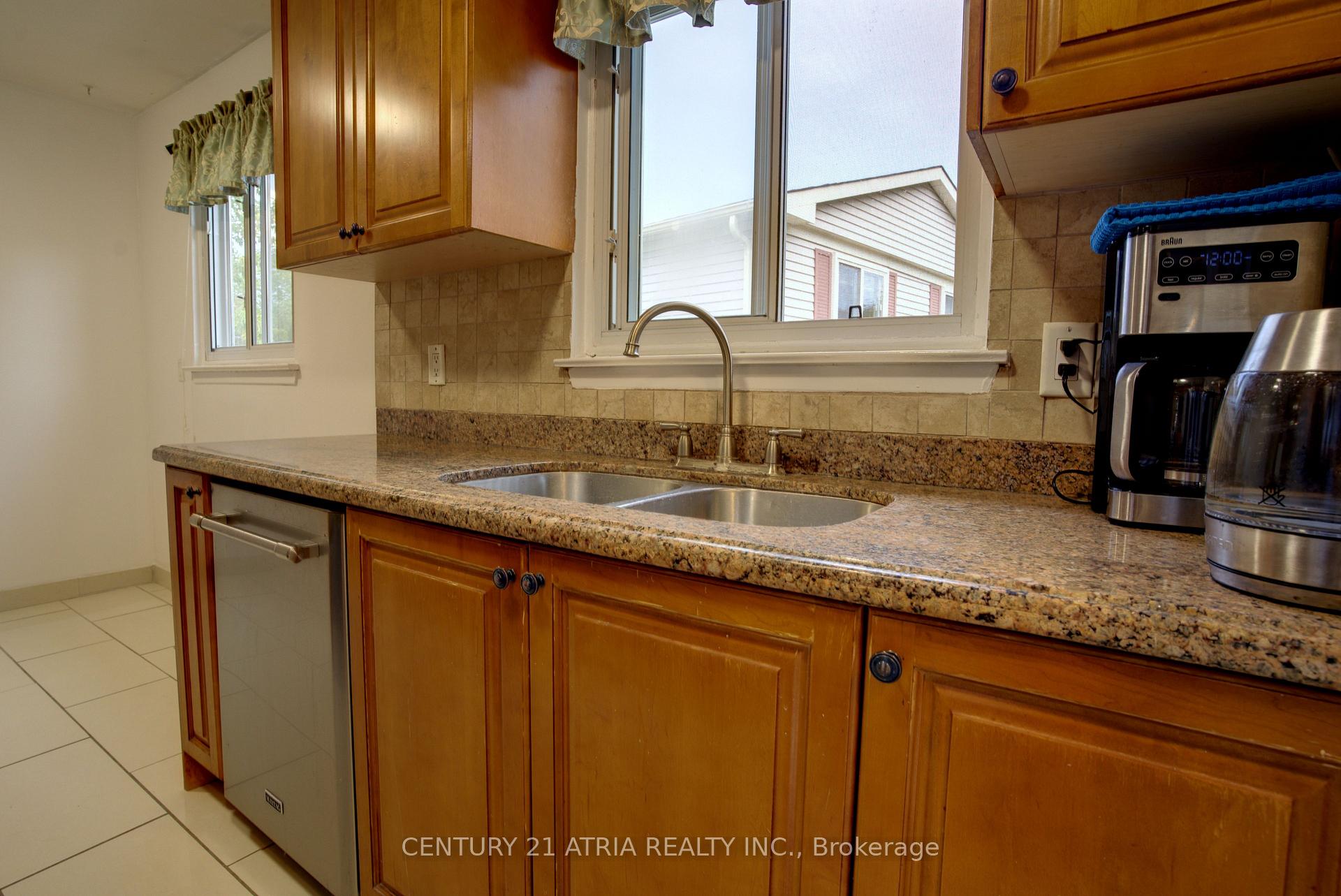 Photo 8 of 60 Snowshoe Crescent, Markham, German Mills — HOMEH