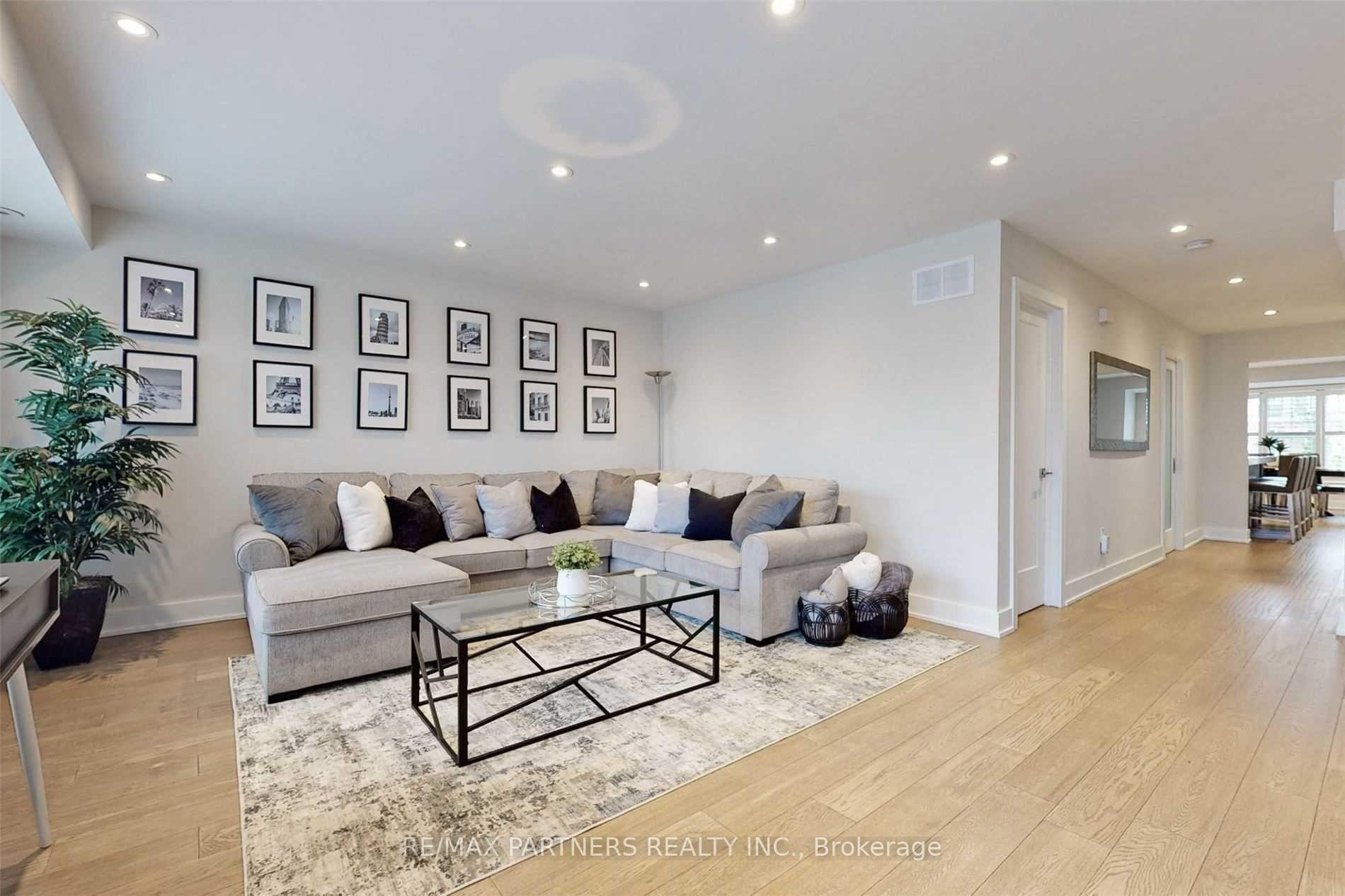 Photo 2 of 2722 Bur Oak Avenue, Markham, Cornell — HOMEH