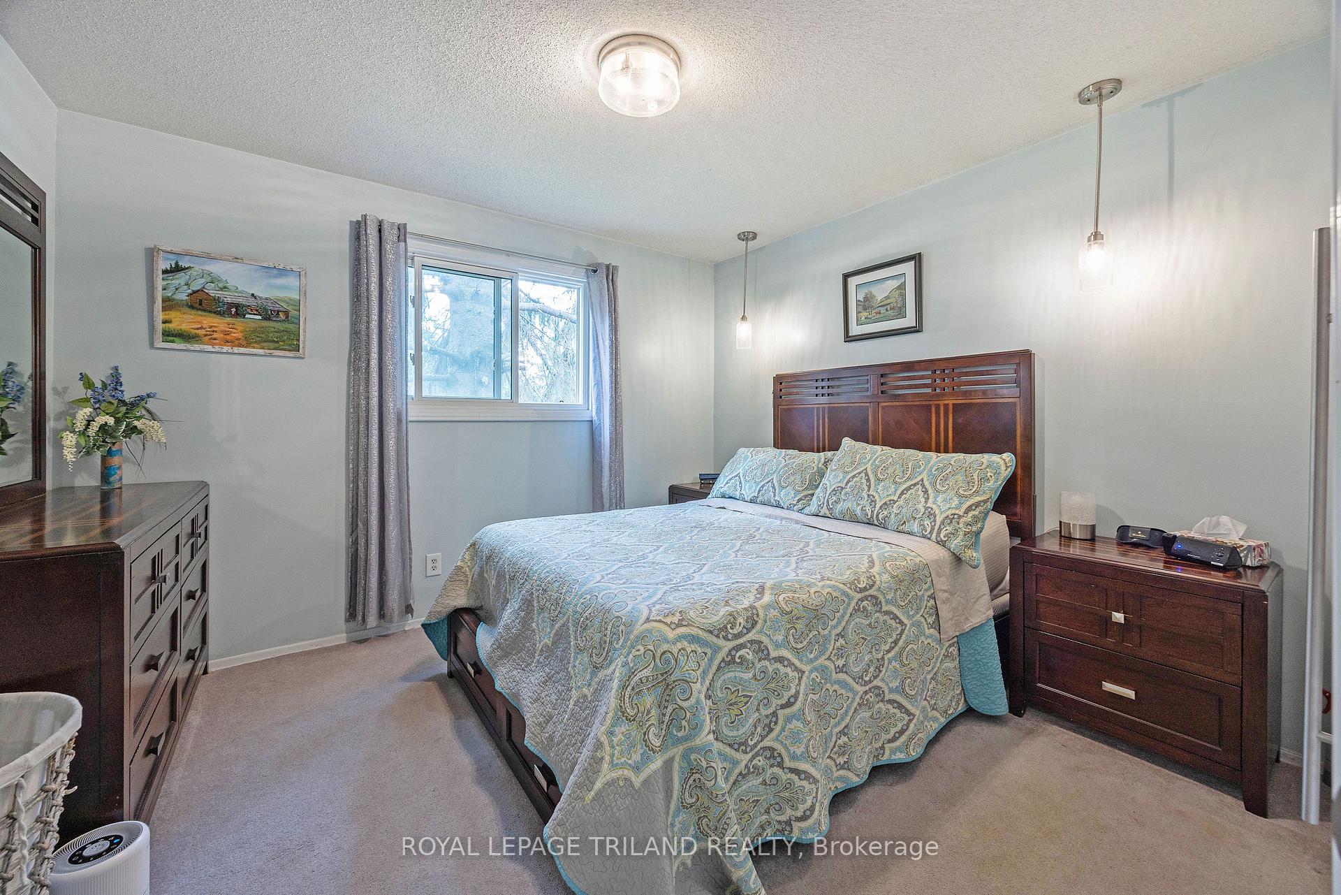 Photo 25 of 15 Confederation Drive, St. Thomas — HOMEH