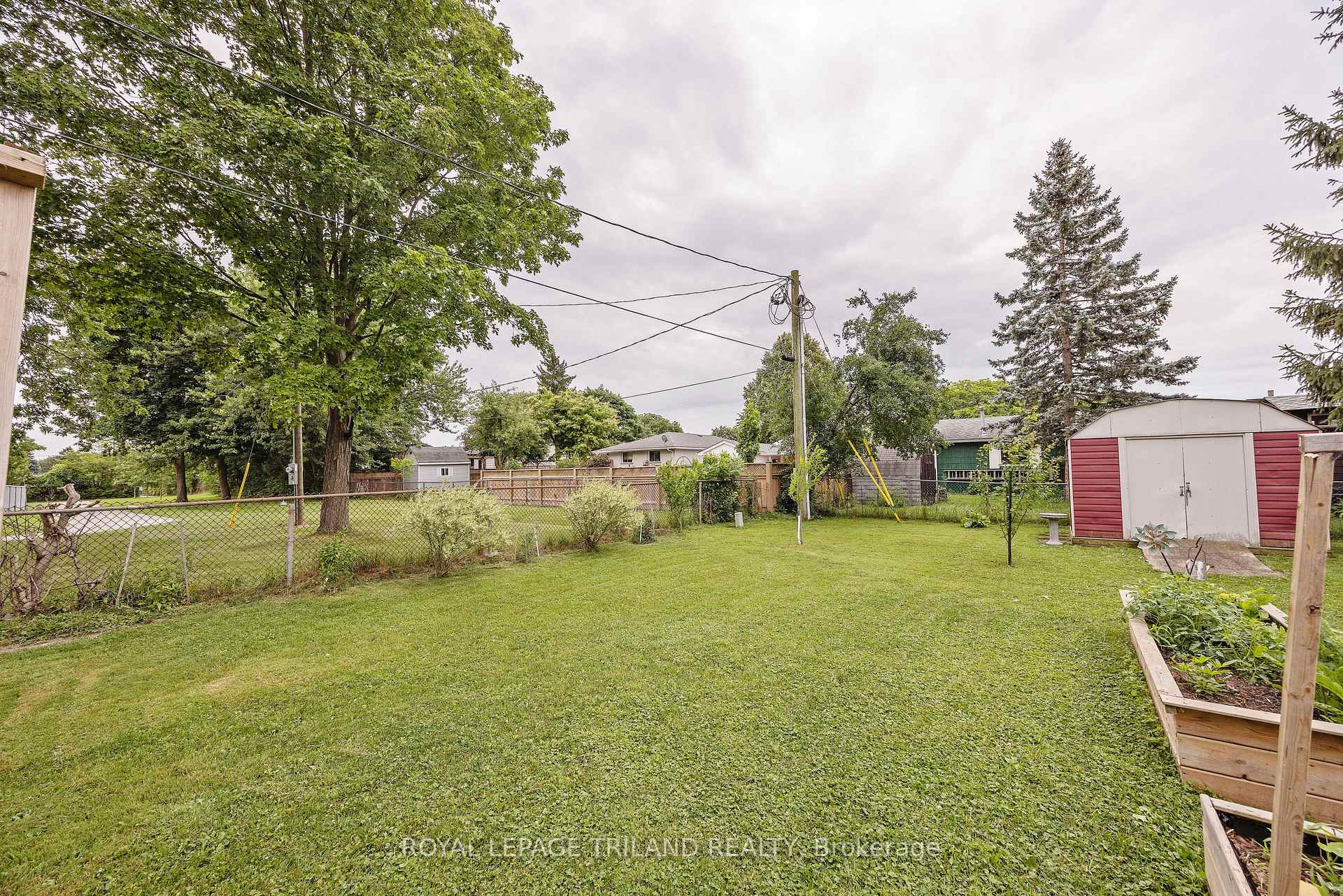 Photo 26 of 15 Confederation Drive, St. Thomas — HOMEH