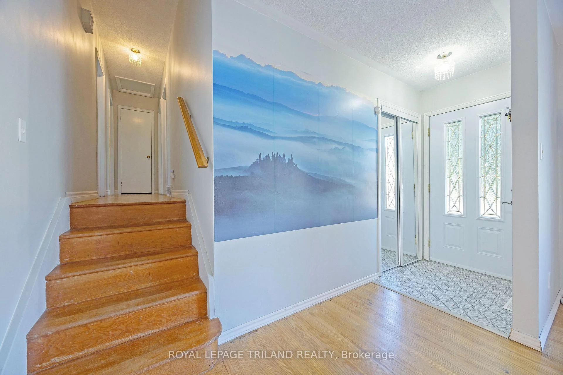 Photo 10 of 15 Confederation Drive, St. Thomas — HOMEH