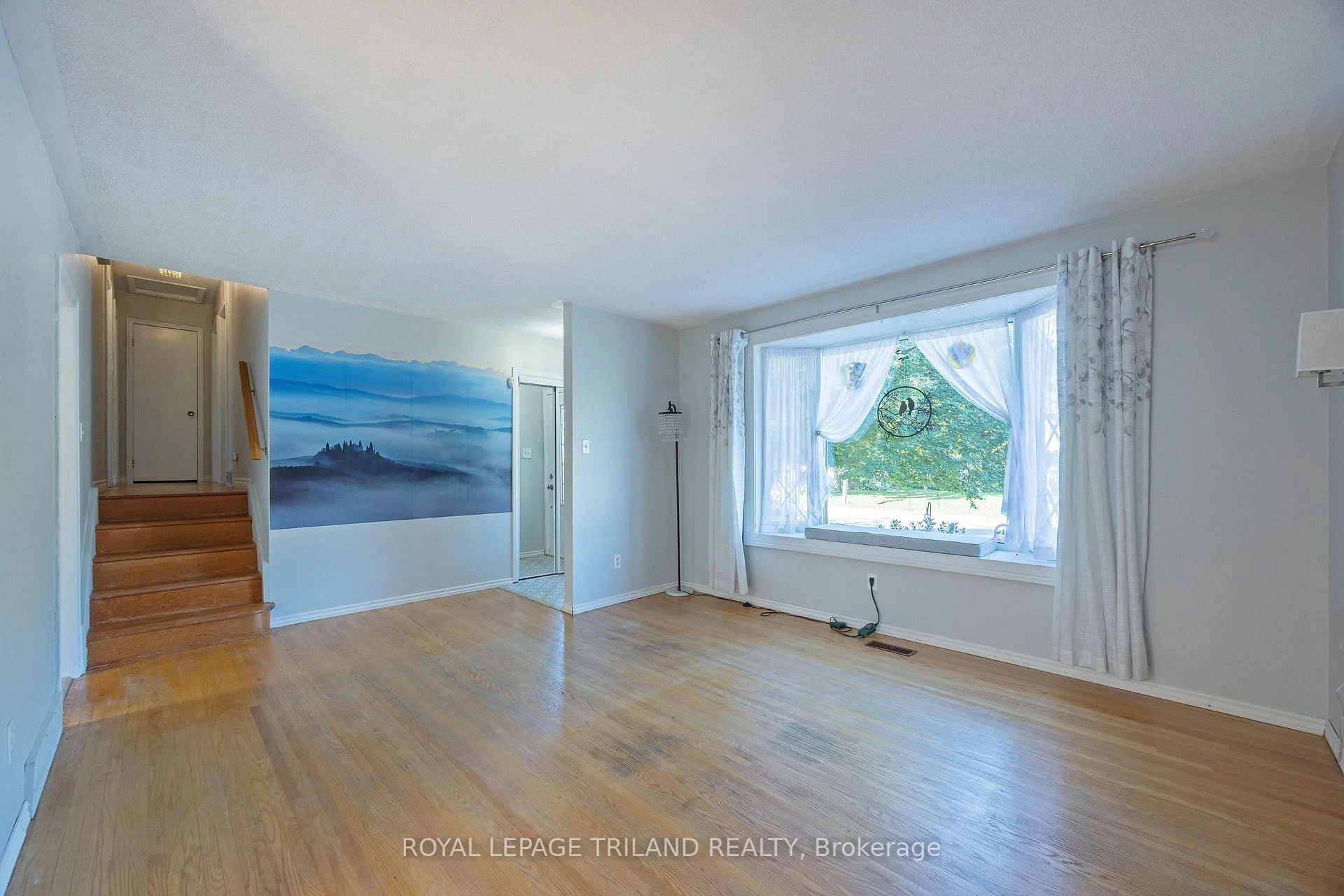 Photo 35 of 15 Confederation Drive, St. Thomas — HOMEH