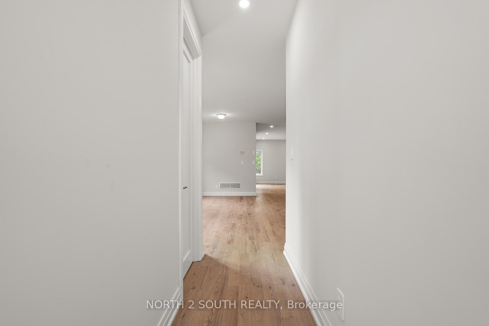 Photo 6 of 79 Virro Court, Vaughan, Elder Mills — HOMEH