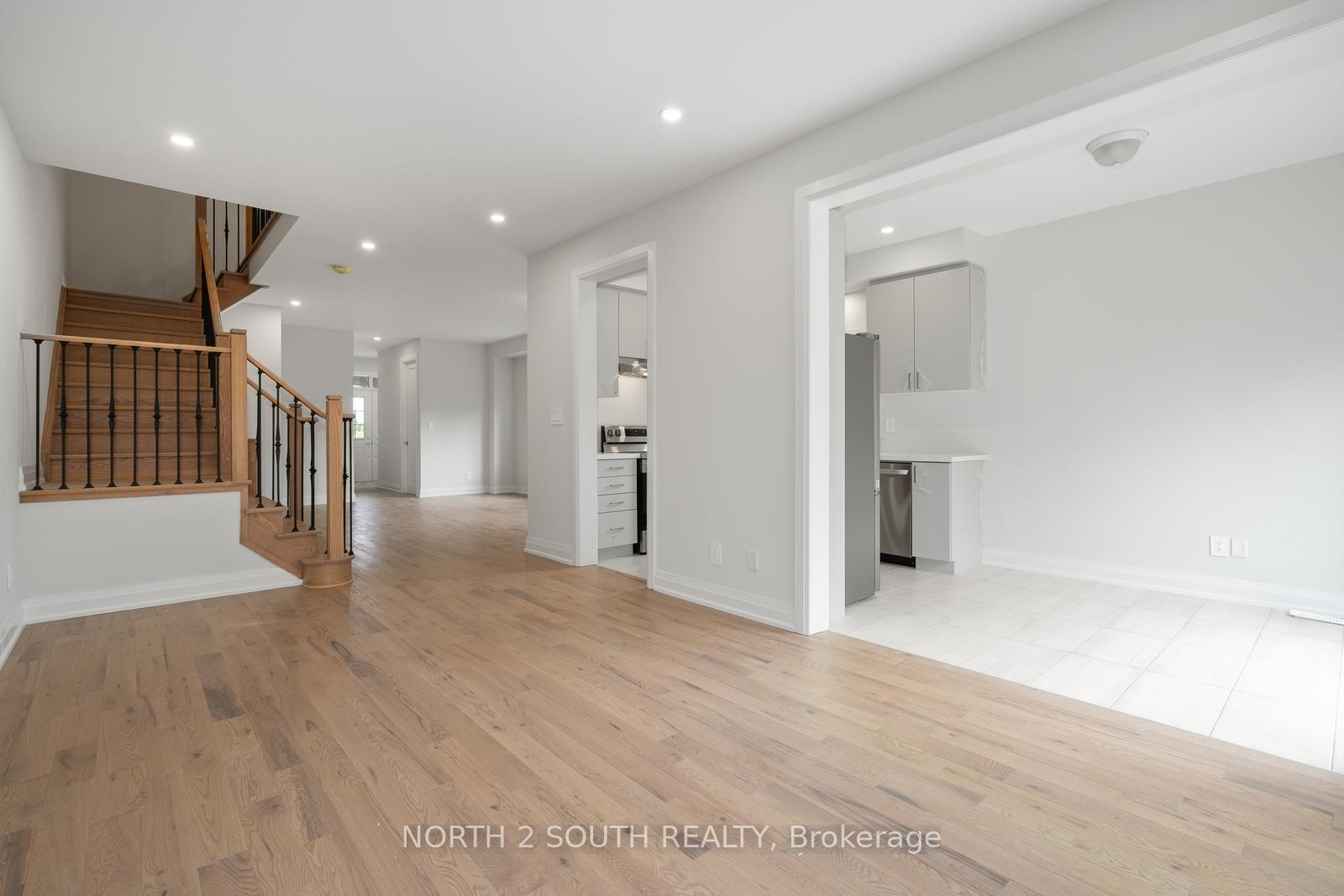 Photo 10 of 79 Virro Court, Vaughan, Elder Mills — HOMEH