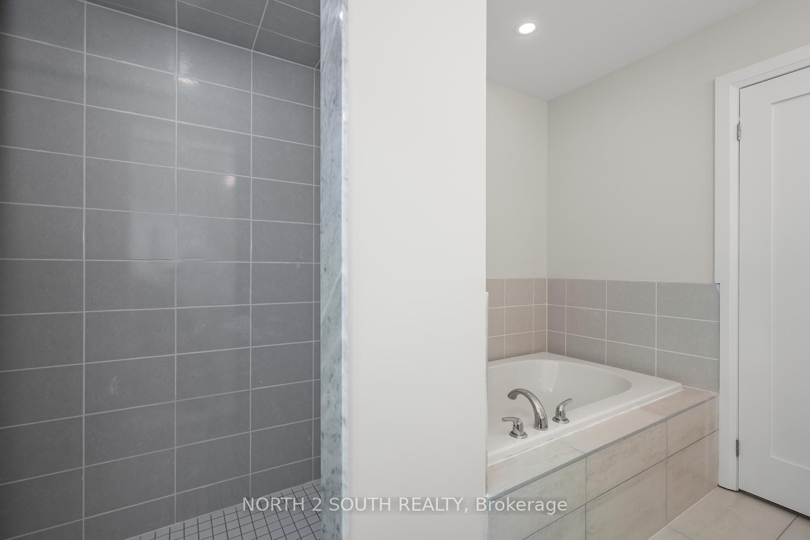 Photo 24 of 79 Virro Court, Vaughan, Elder Mills — HOMEH