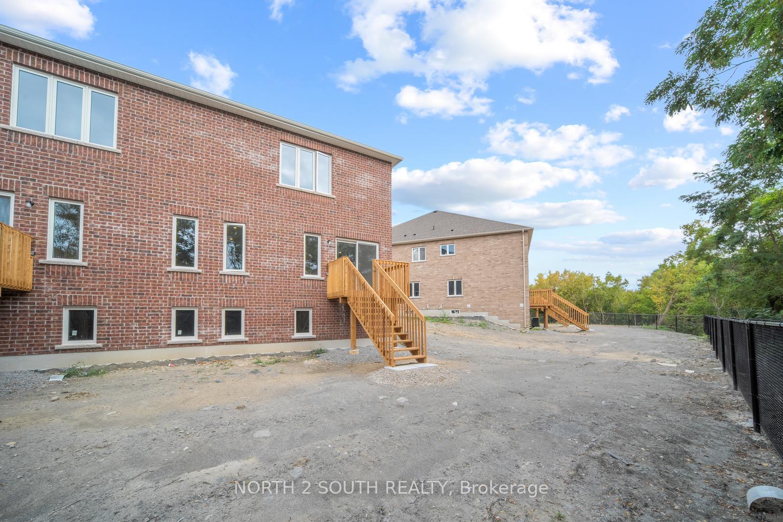 Photo 33 of 79 Virro Court, Vaughan, Elder Mills — HOMEH