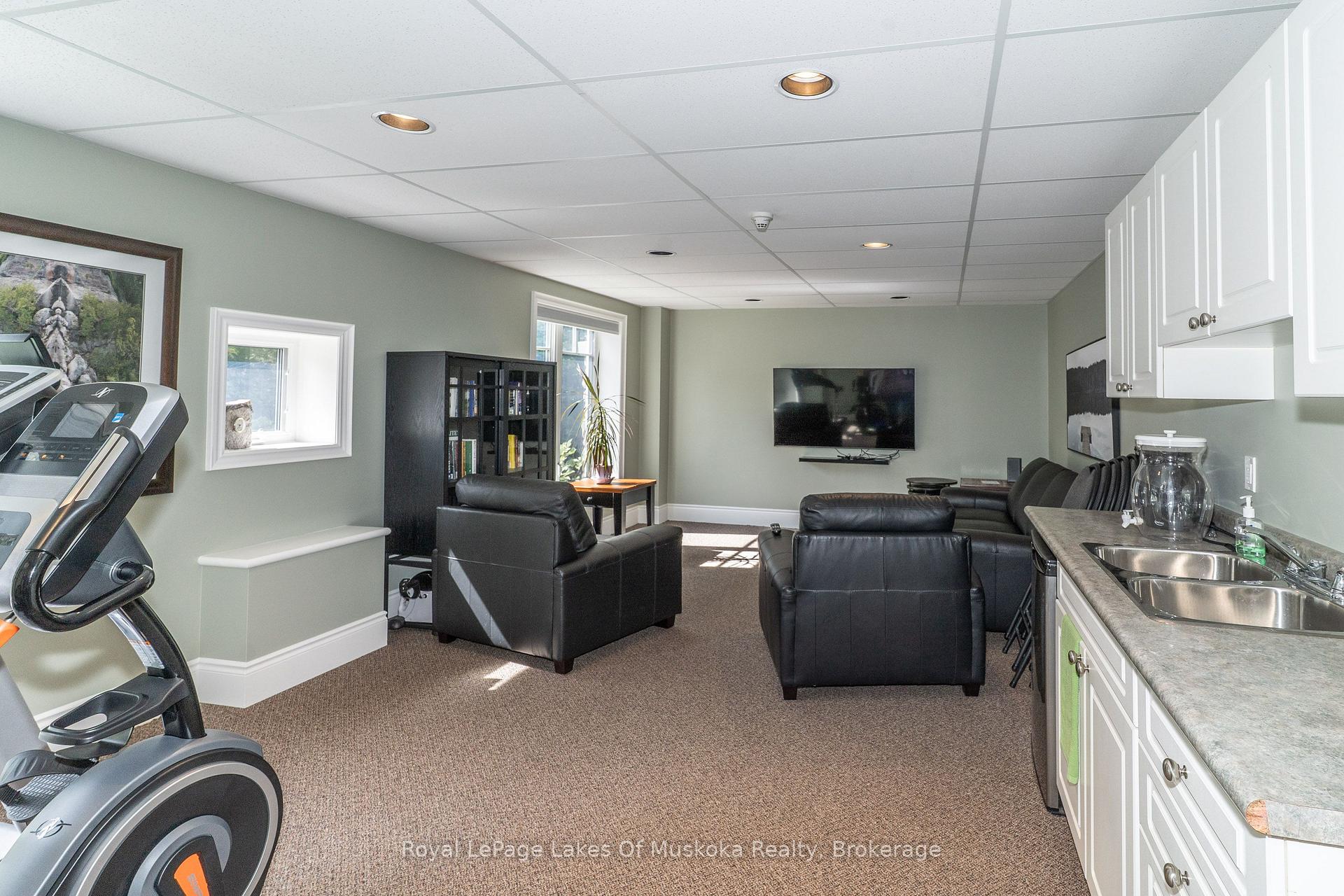 Photo 6 of Unit 403, 391 James Street W, Gravenhurst, Muskoka (S) — HOMEH