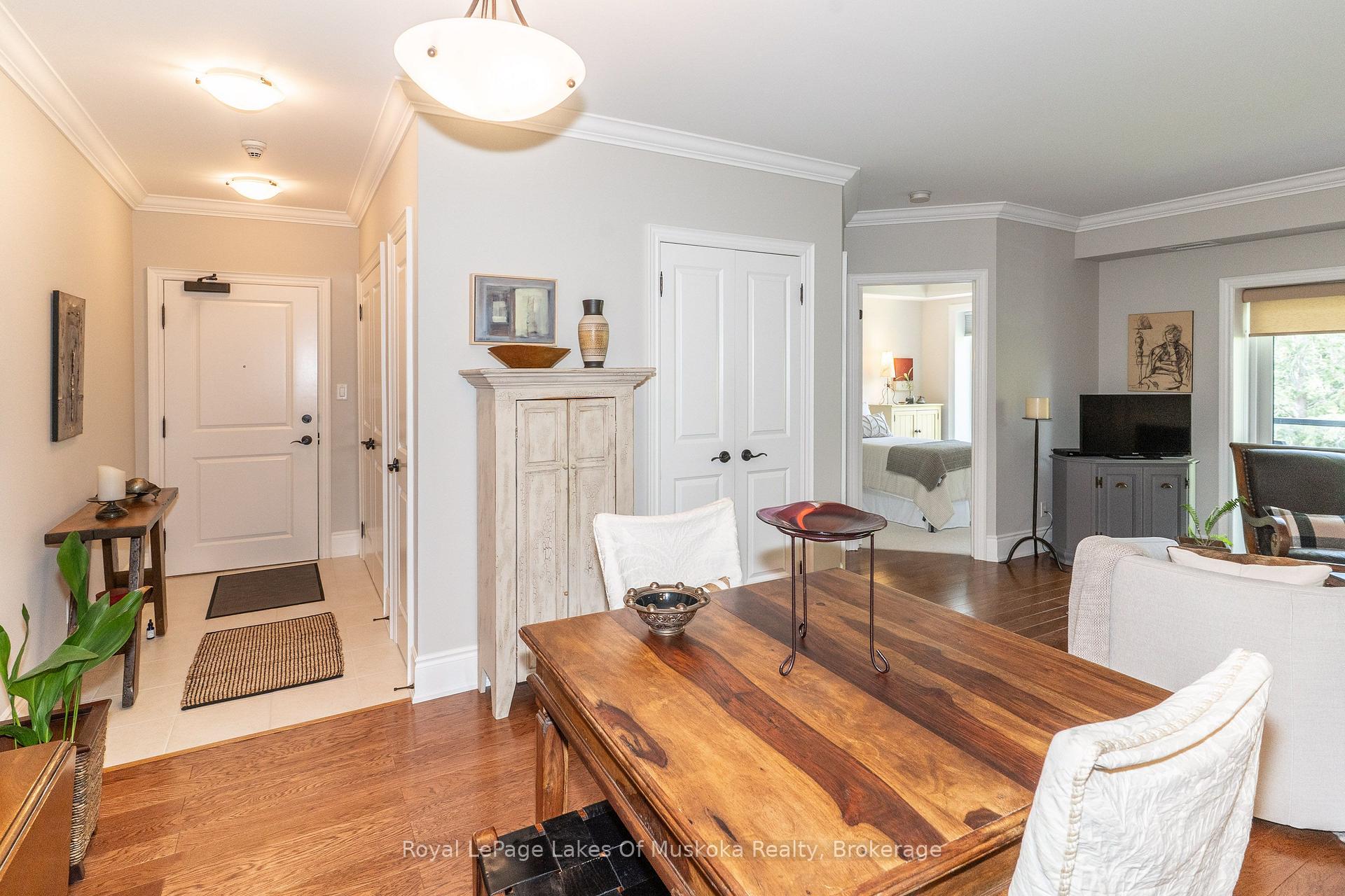 Photo 8 of Unit 403, 391 James Street W, Gravenhurst, Muskoka (S) — HOMEH