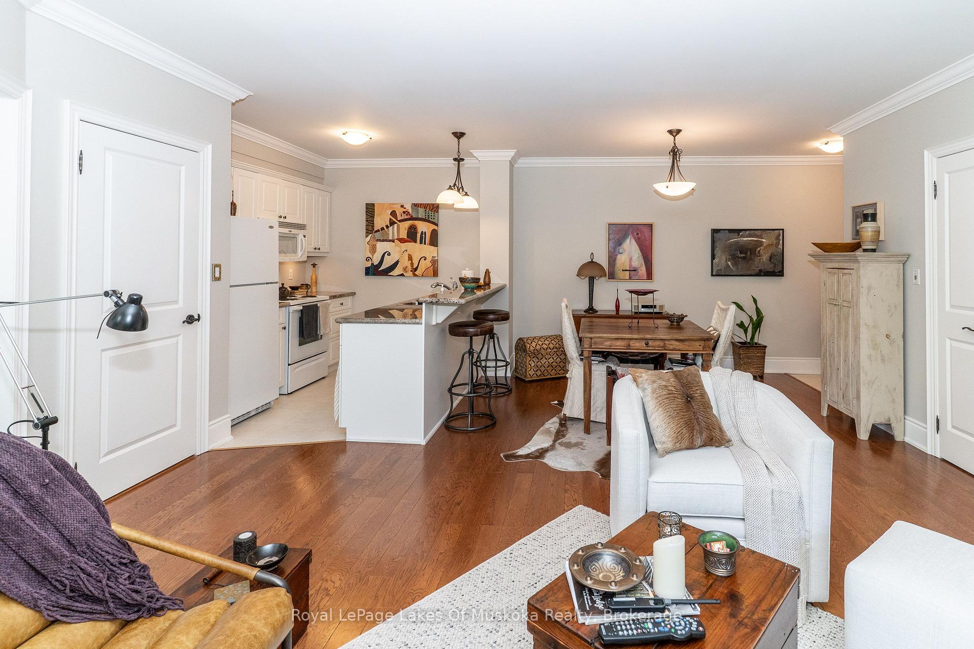 Photo 11 of Unit 403, 391 James Street W, Gravenhurst, Muskoka (S) — HOMEH