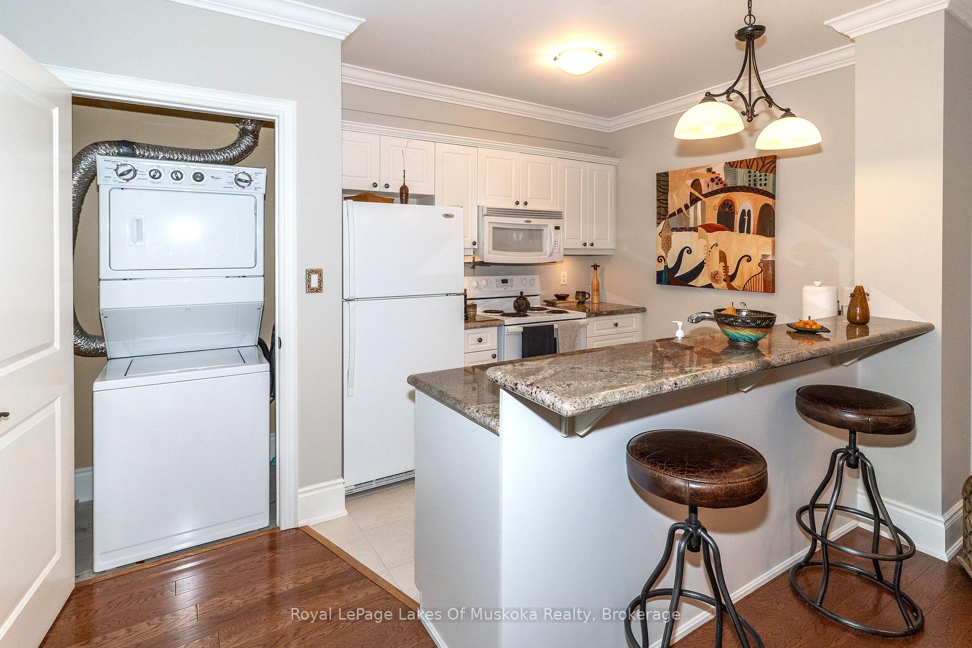 Photo 13 of Unit 403, 391 James Street W, Gravenhurst, Muskoka (S) — HOMEH