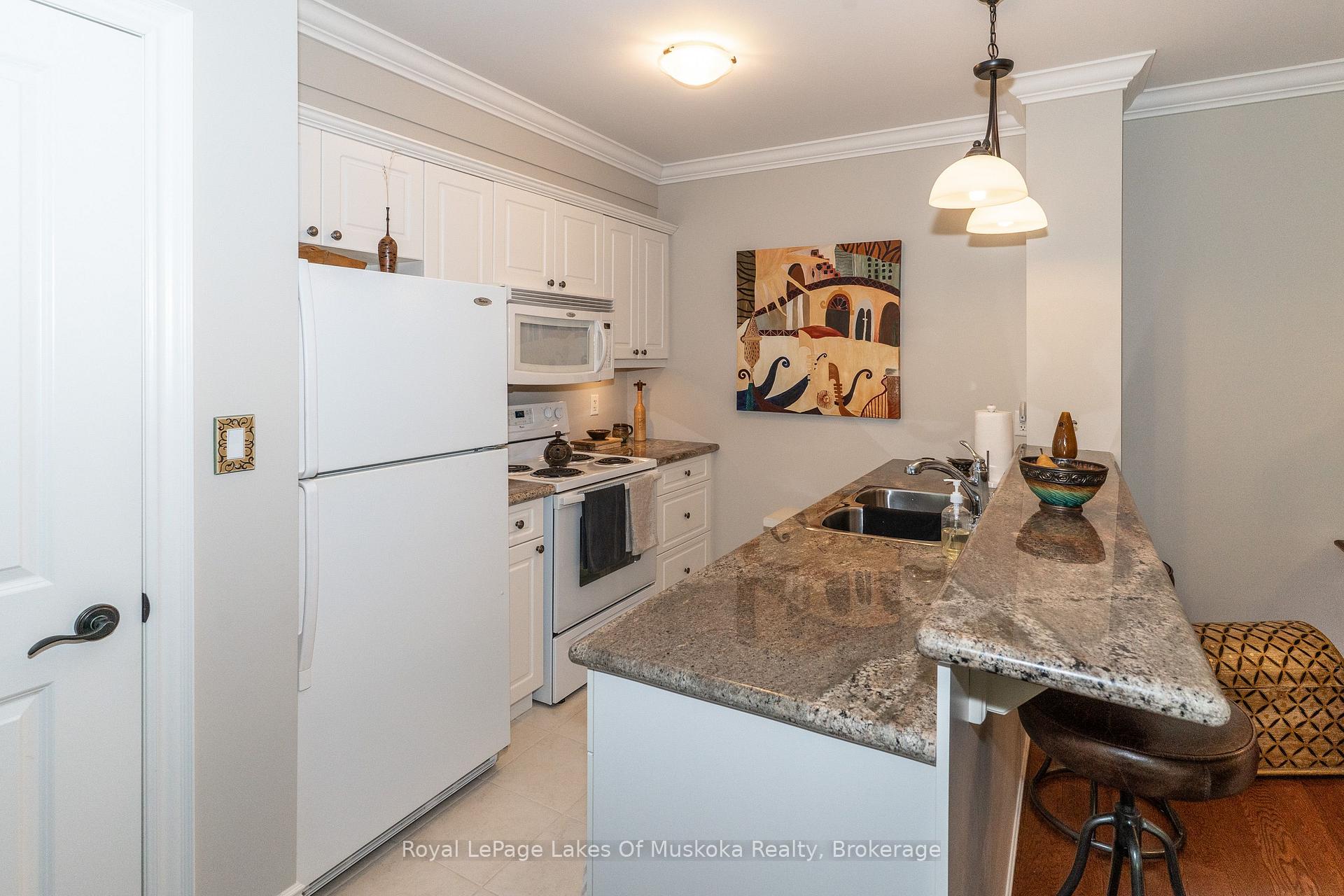 Photo 14 of Unit 403, 391 James Street W, Gravenhurst, Muskoka (S) — HOMEH