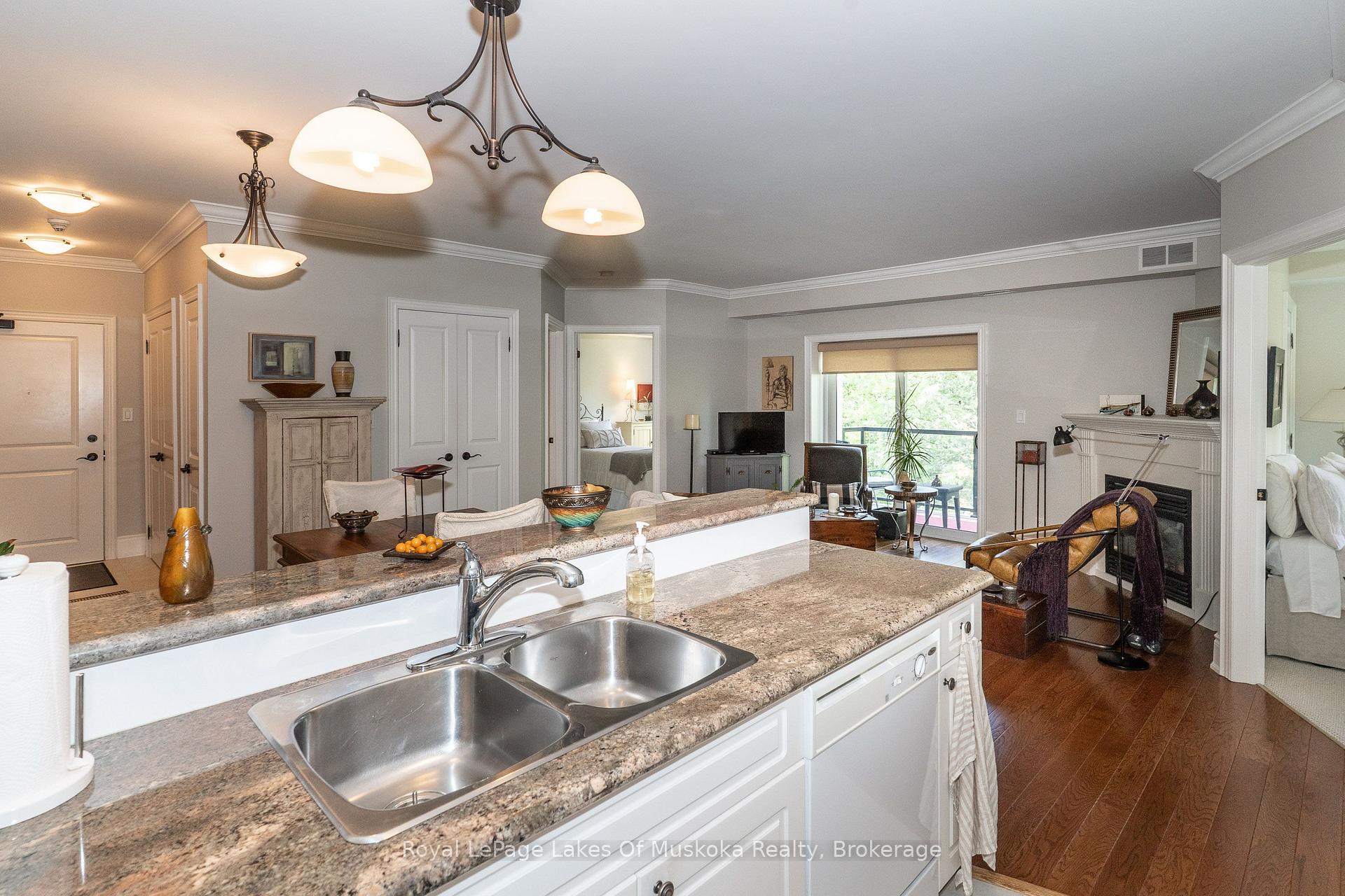 Photo 15 of Unit 403, 391 James Street W, Gravenhurst, Muskoka (S) — HOMEH
