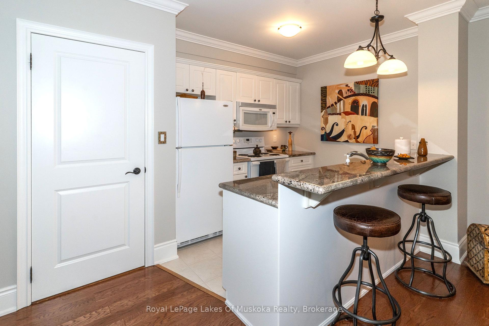 Photo 16 of Unit 403, 391 James Street W, Gravenhurst, Muskoka (S) — HOMEH