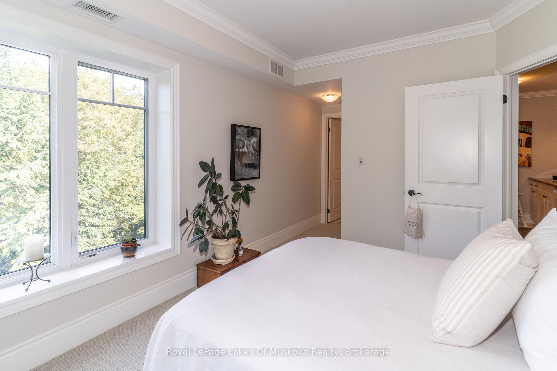 Photo 25 of Unit 403, 391 James Street W, Gravenhurst, Muskoka (S) — HOMEH