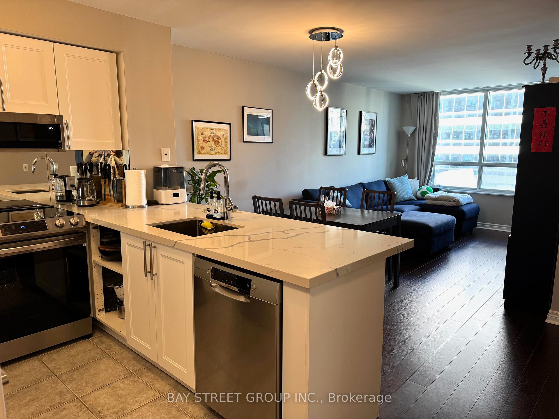 Photo 3 of Unit 1203, 18 Parkview Avenue, North York, Willowdale East — HOMEH