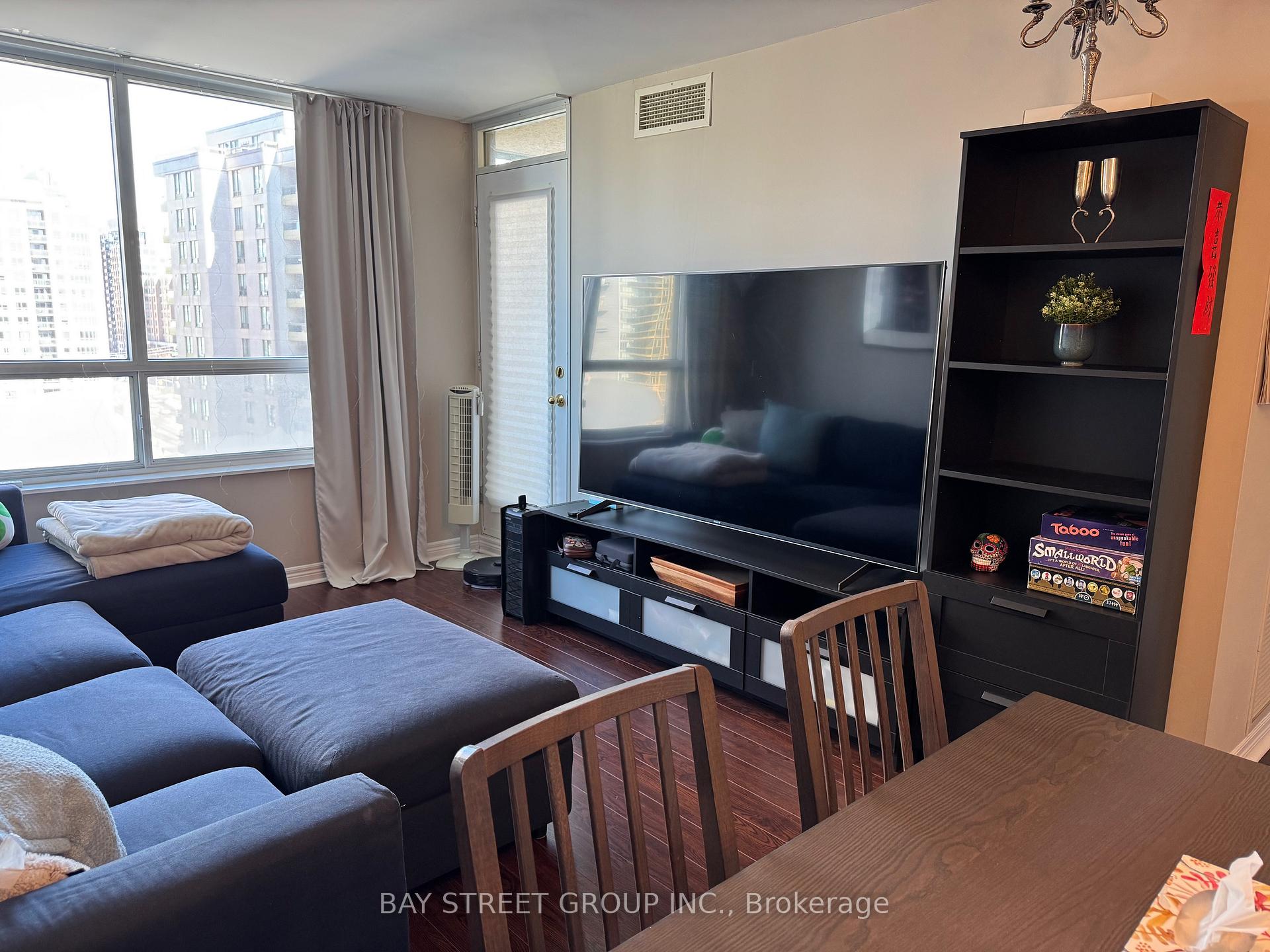 Photo 5 of Unit 1203, 18 Parkview Avenue, North York, Willowdale East — HOMEH