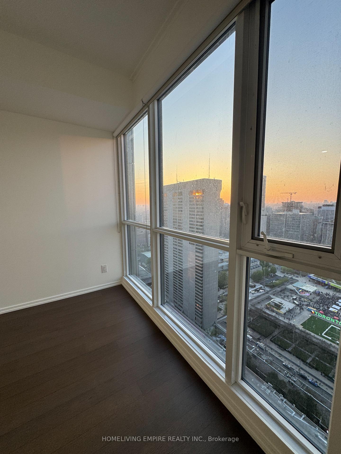 Photo 7 of Unit 3901, 70 Temperance Street, Toronto, Bay Street Corridor — HOMEH