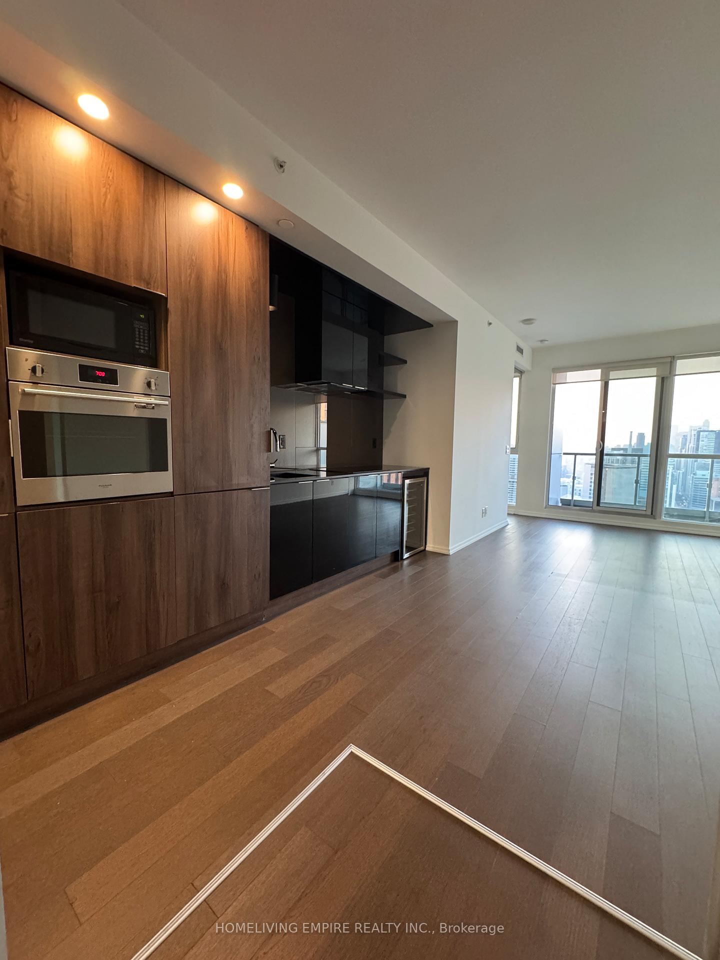 Photo 8 of Unit 3901, 70 Temperance Street, Toronto, Bay Street Corridor — HOMEH