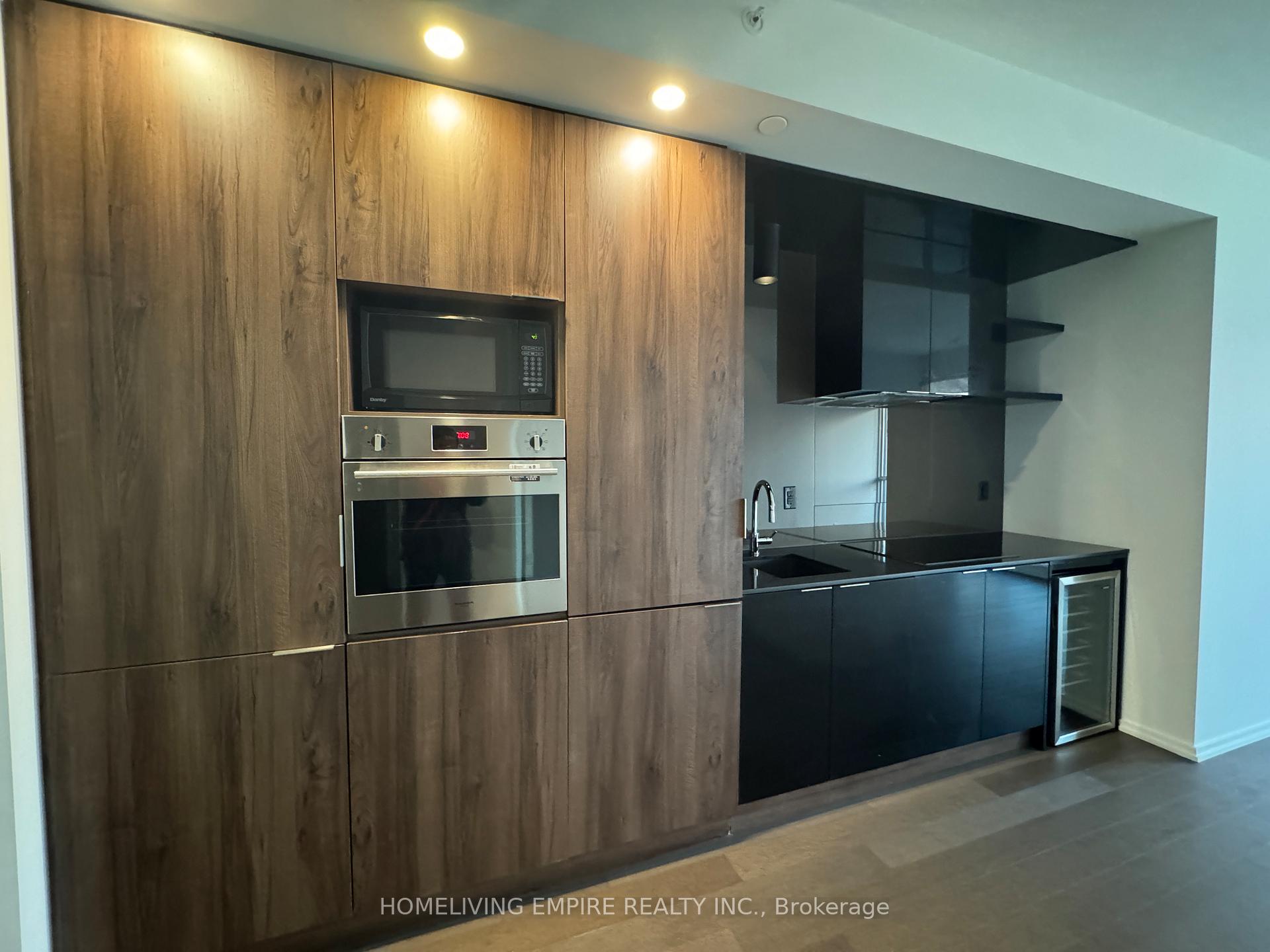 Photo 9 of Unit 3901, 70 Temperance Street, Toronto, Bay Street Corridor — HOMEH