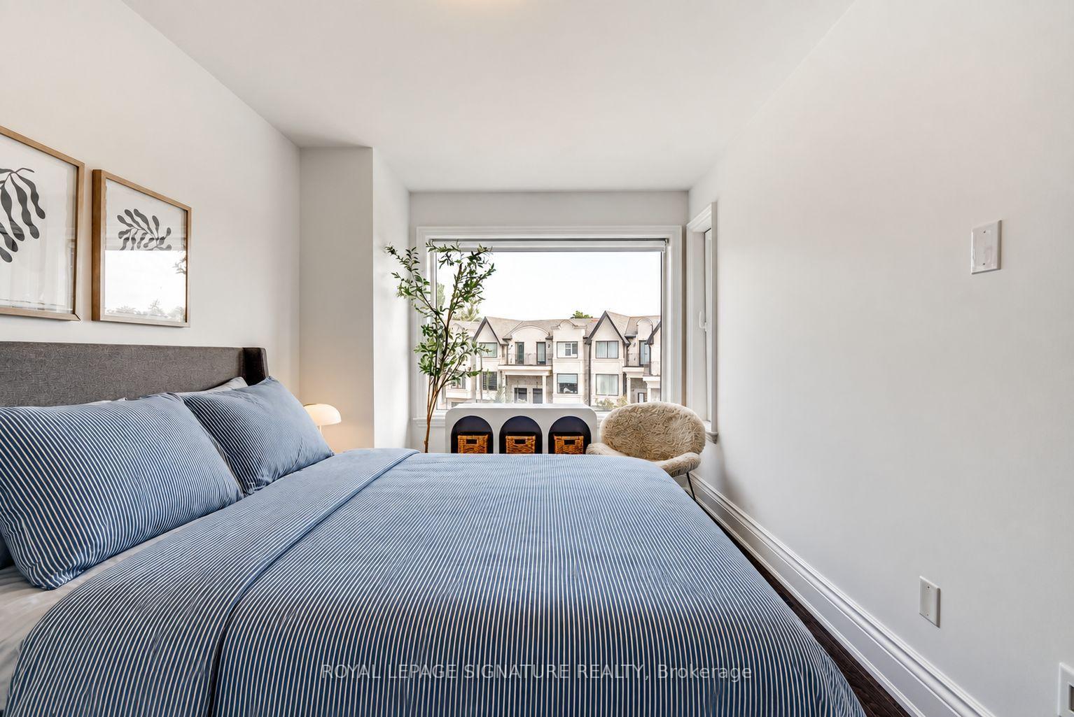 Photo 21 of 18 Matthew Court, Etobicoke, Princess-Rosethorn — HOMEH