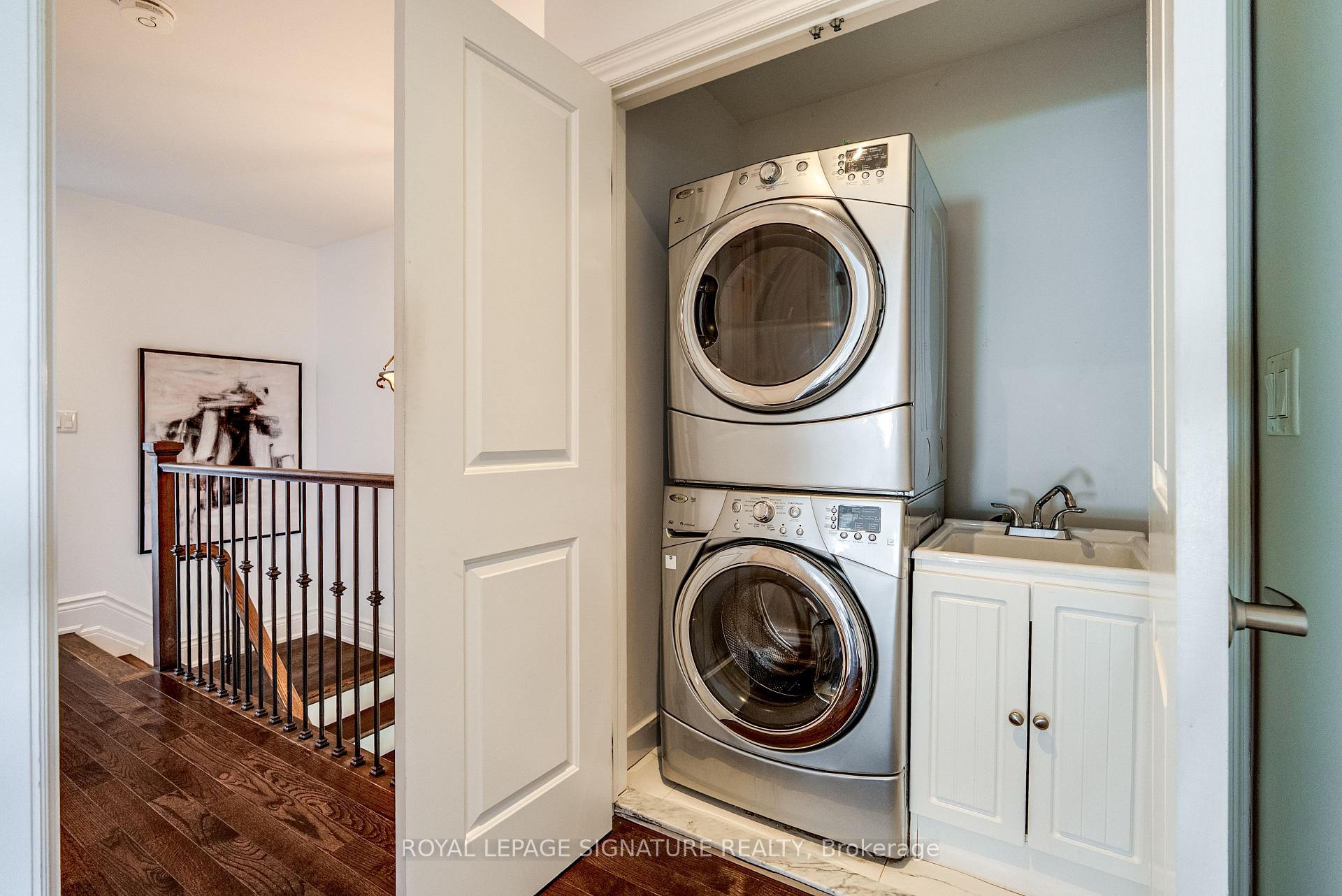 Photo 27 of 18 Matthew Court, Etobicoke, Princess-Rosethorn — HOMEH